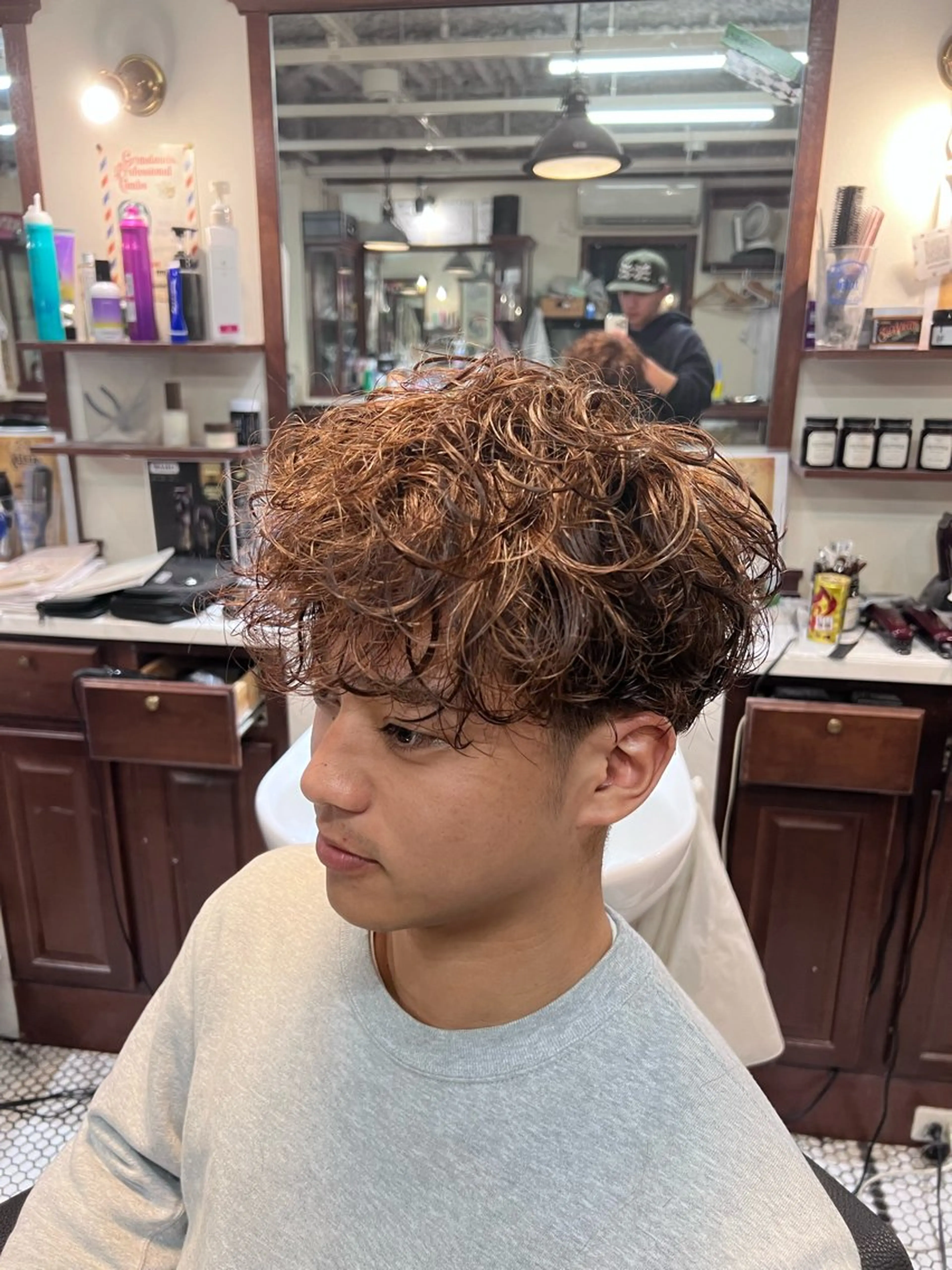 ショート カラー パーマ メンズ neuer bar ber虎太郎のヘアスタイル