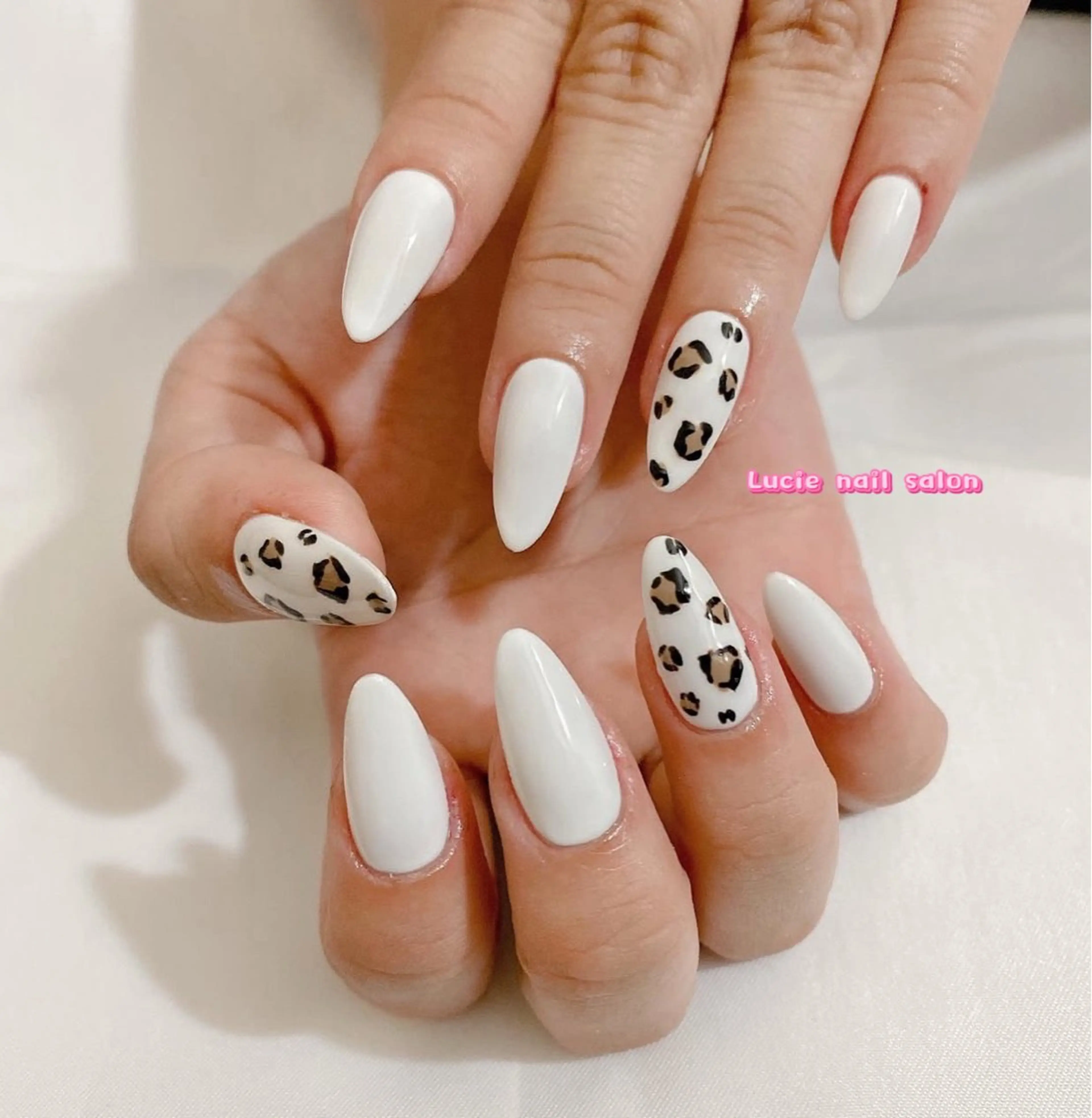 ネイル フレンチネイル ジェルネイル グラデーション 持ち込み オフィスネイル ハンドネイル LUCIE NAIL所属・LUCIE NAILのネイルデザイン