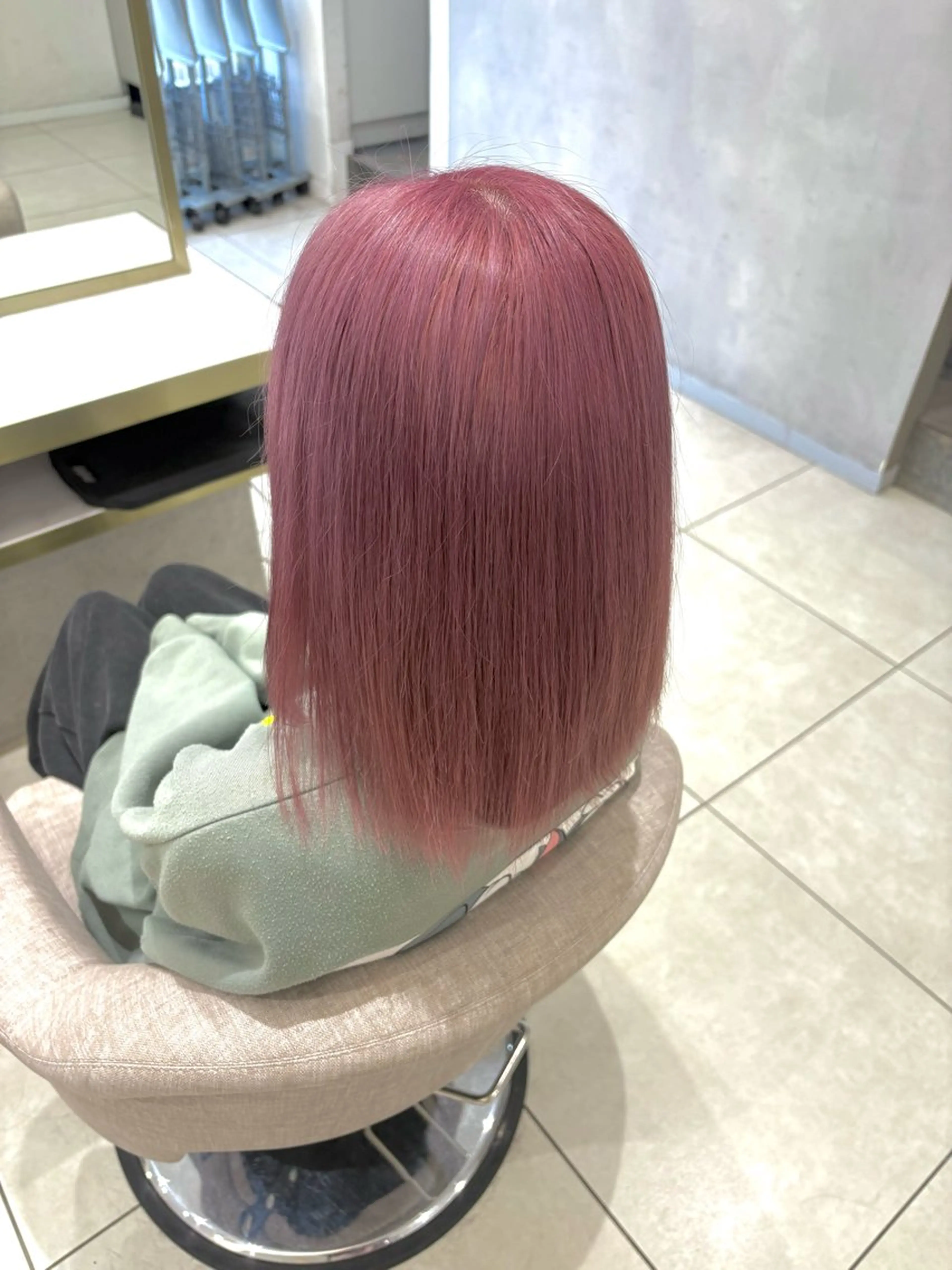 カラー ブリーチ ピンクカラー ヘアカラー 小板橋 菜月のヘアスタイル