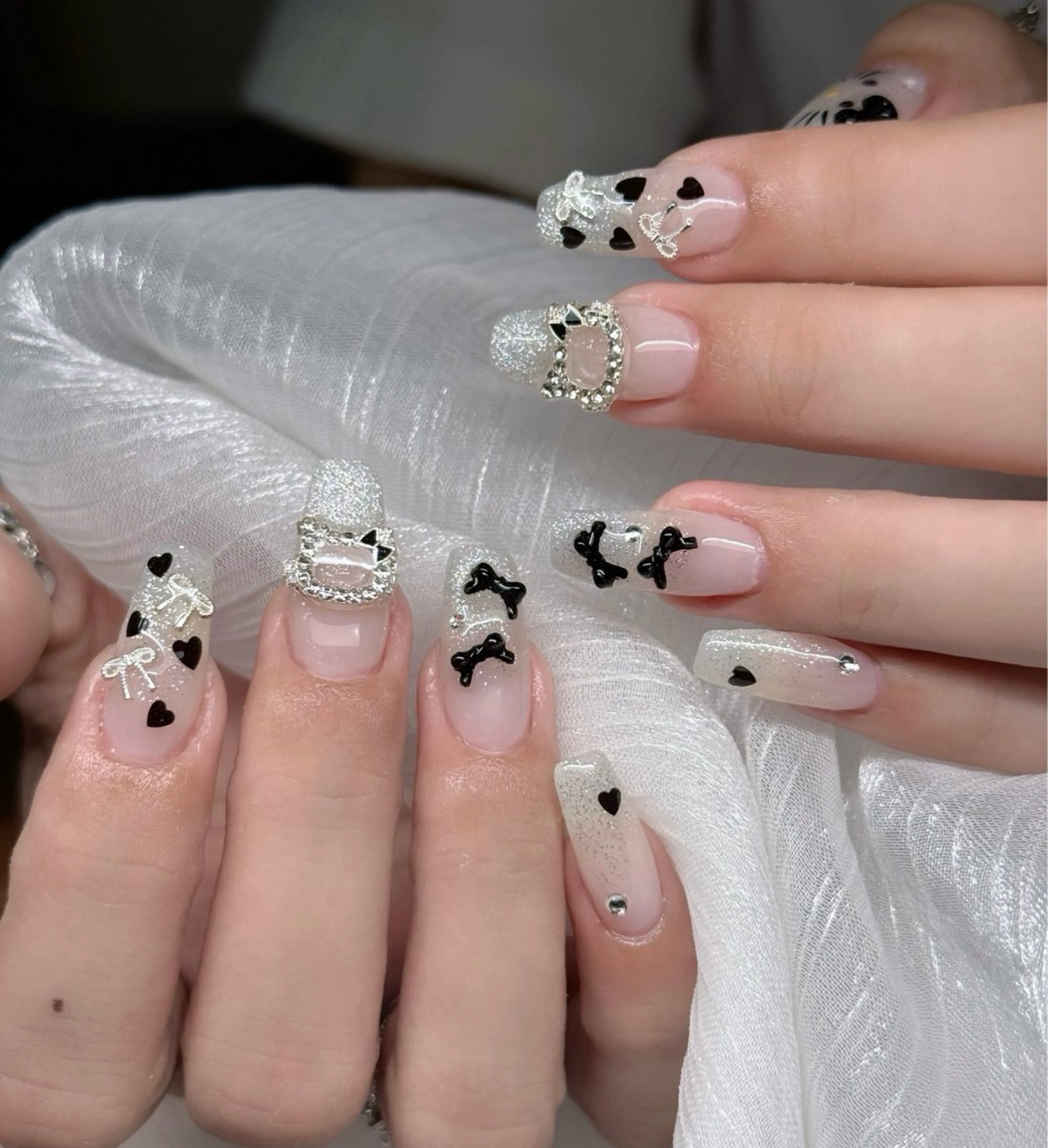 ネイル オーロラネイル ブルー チークネイル フットネイル フレンチネイル ハンドネイル JAN 168 池袋のネイルデザイン