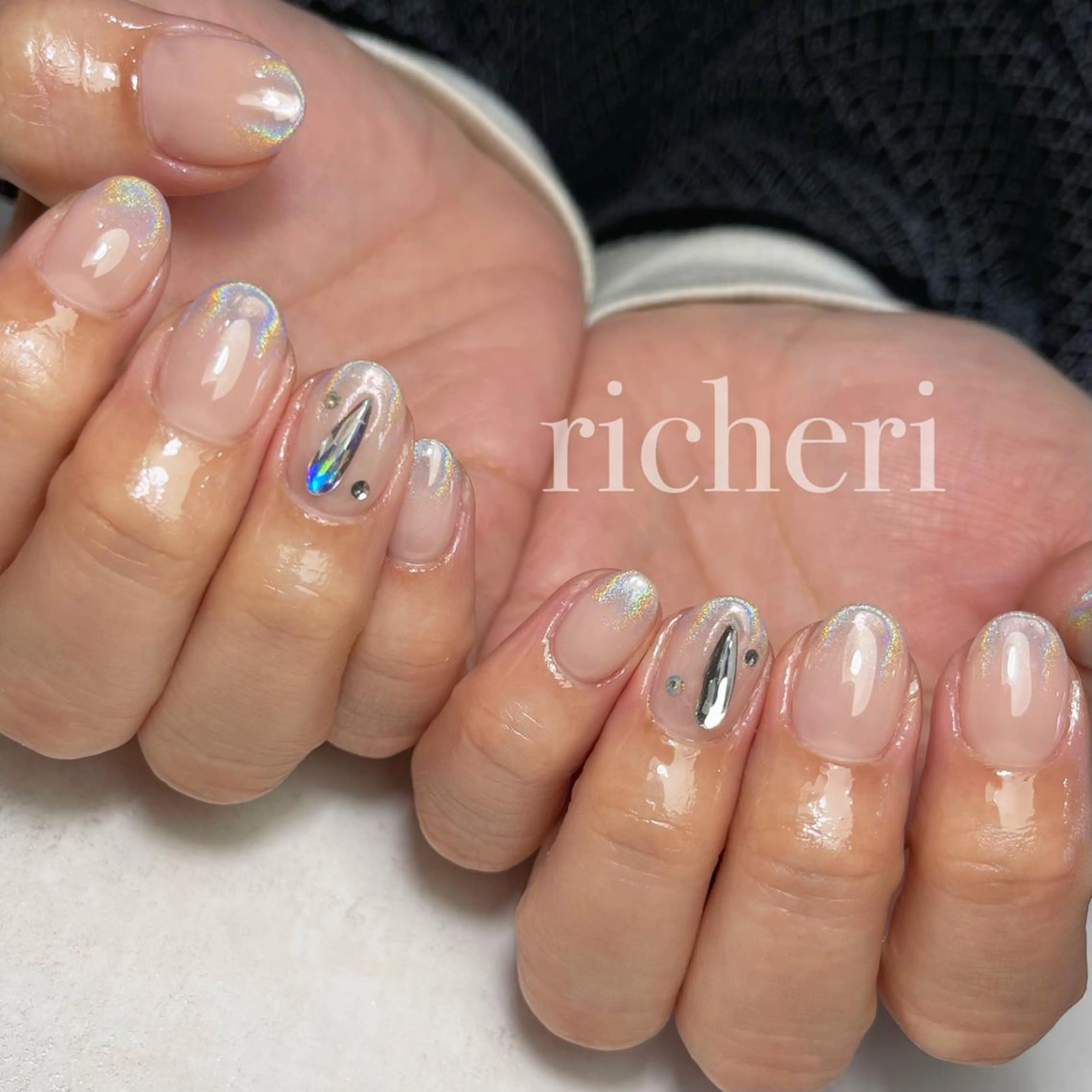 ミディアム ネイル キラキラネイル ラメ(グリッター) マグネットネイル ショートネイル ハンドネイル richeri beautyのエステ・リラクイメージ