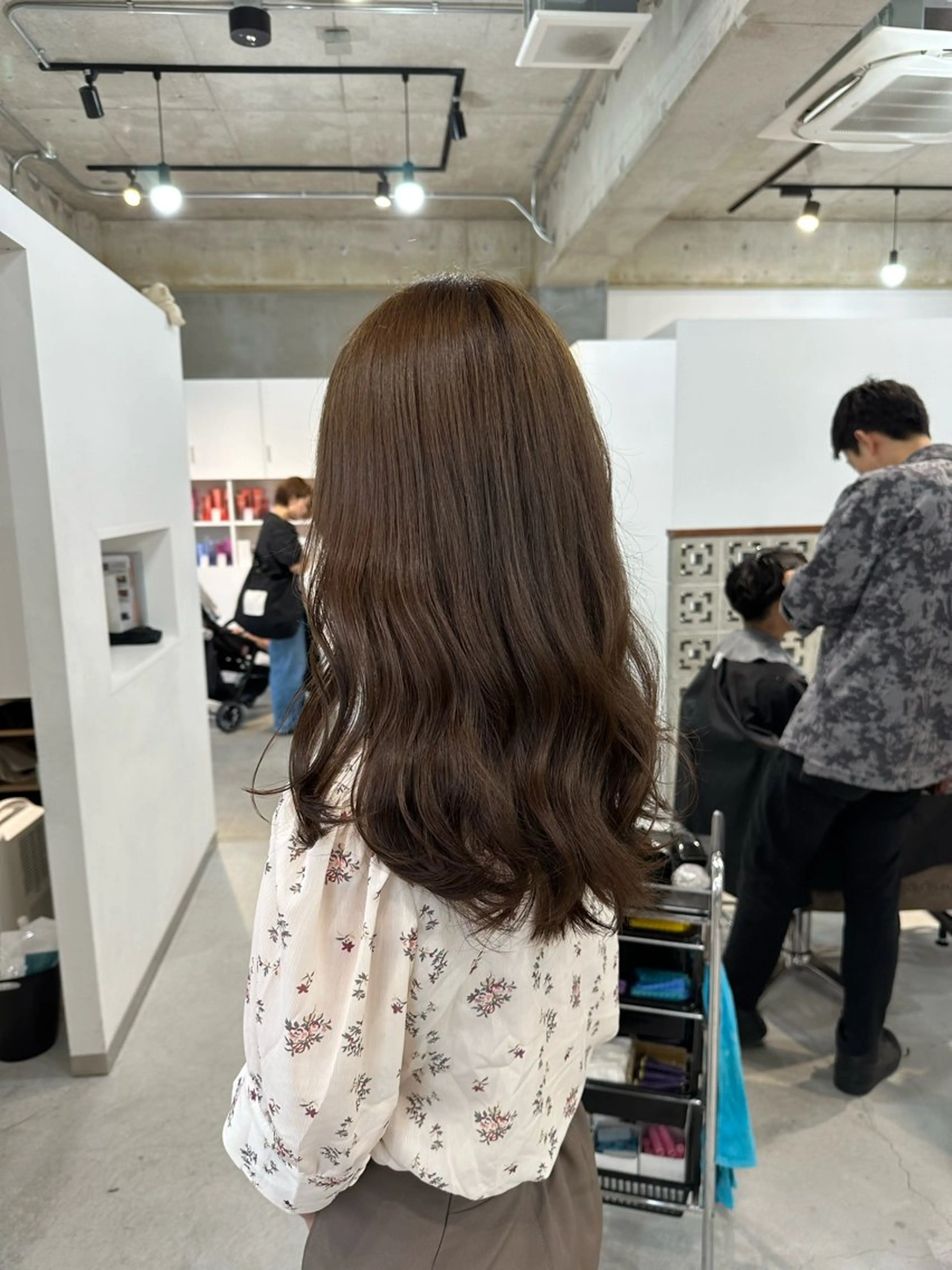 セミロング カラー グレージュ オリーブグレージュ オリーブグレー カット ヘアカラー トリートメント カイリ /レイヤーカットのヘアスタイル