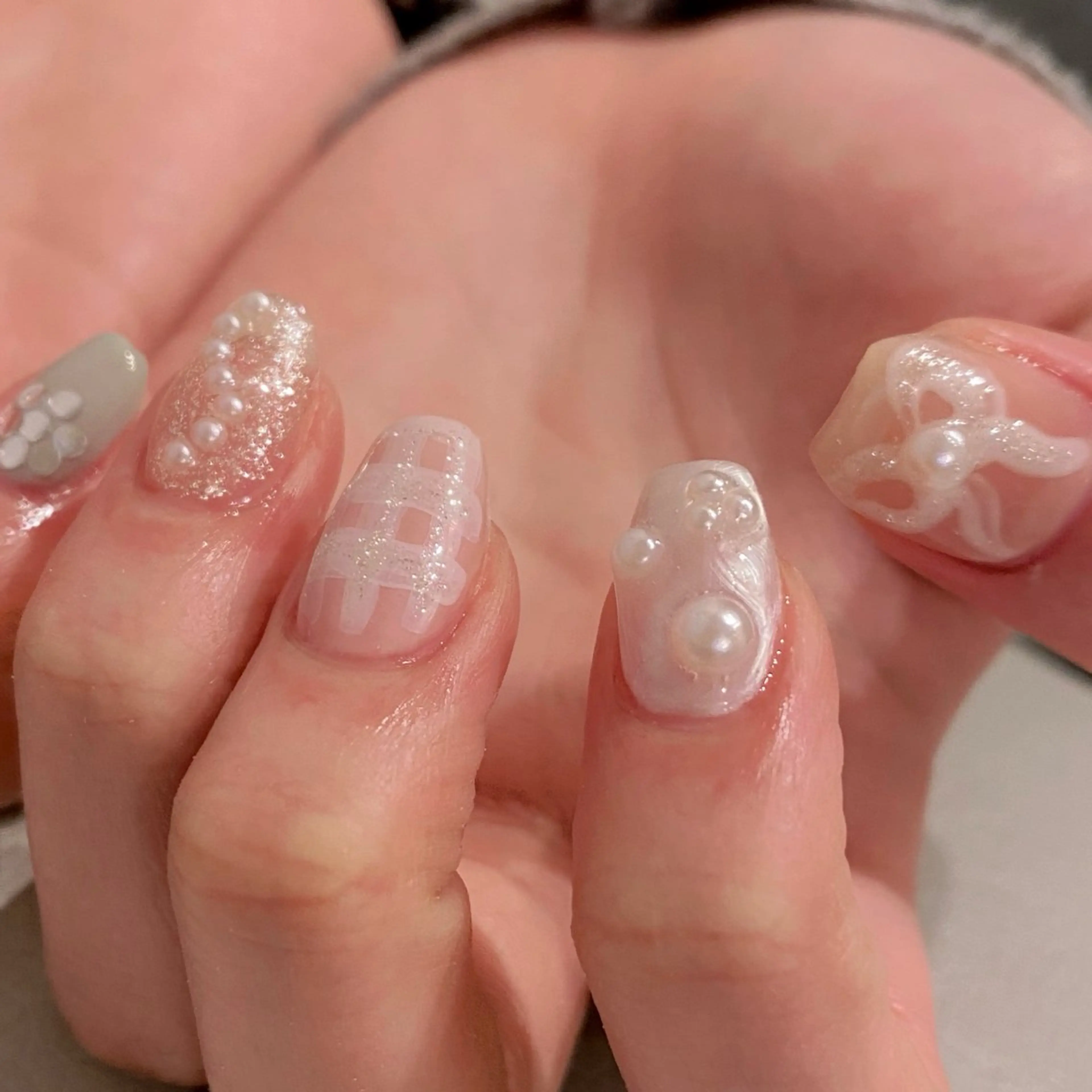 ネイル ガーリー リボン 春ネイル amuse 手書きニュアンスのネイルデザイン