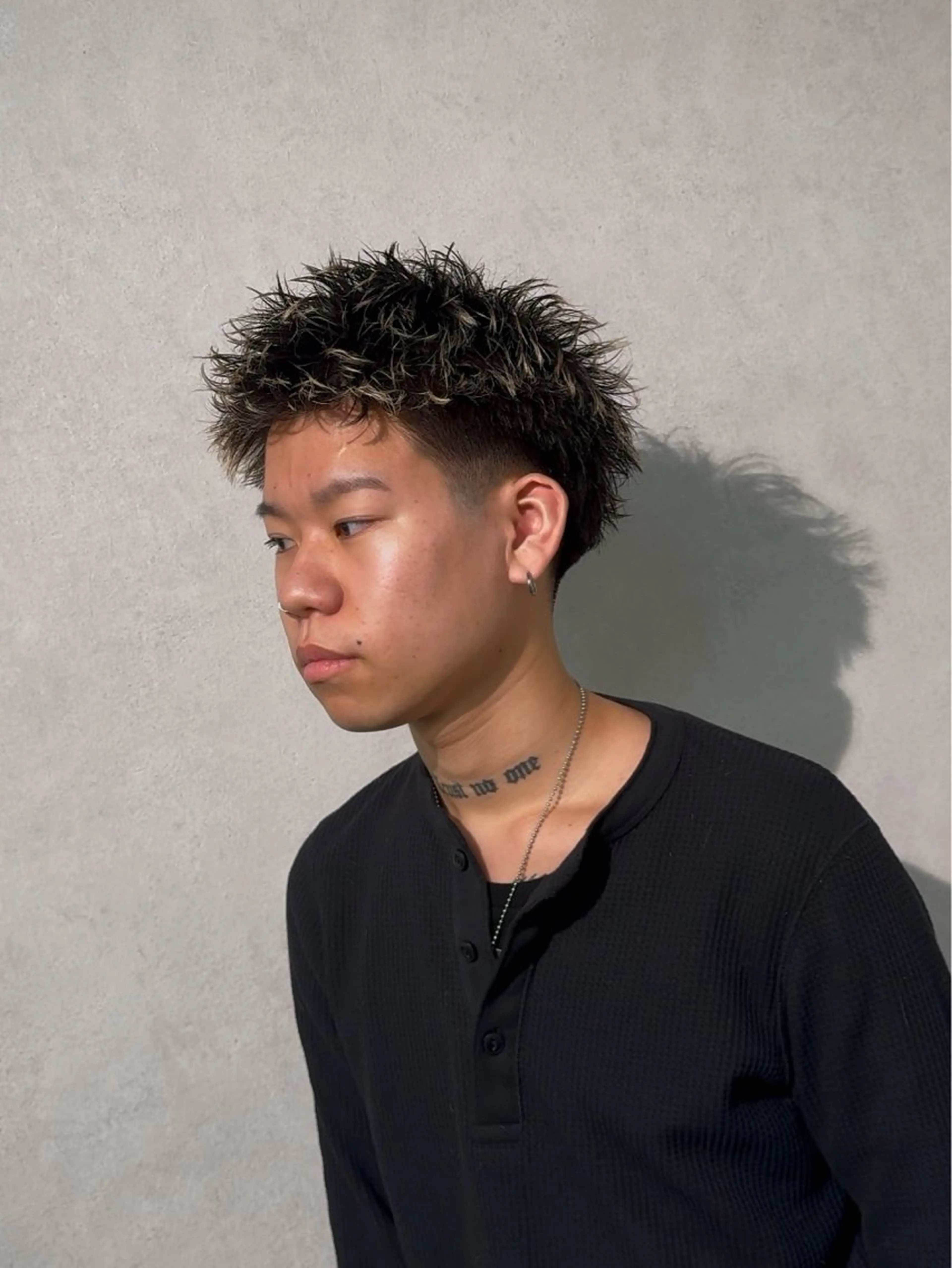 ショート パーマ メンズ フェードカット スパイキーショート 伸ばしかけ ショートヘア X メンズ特化/ 中村郁人のヘアスタイル