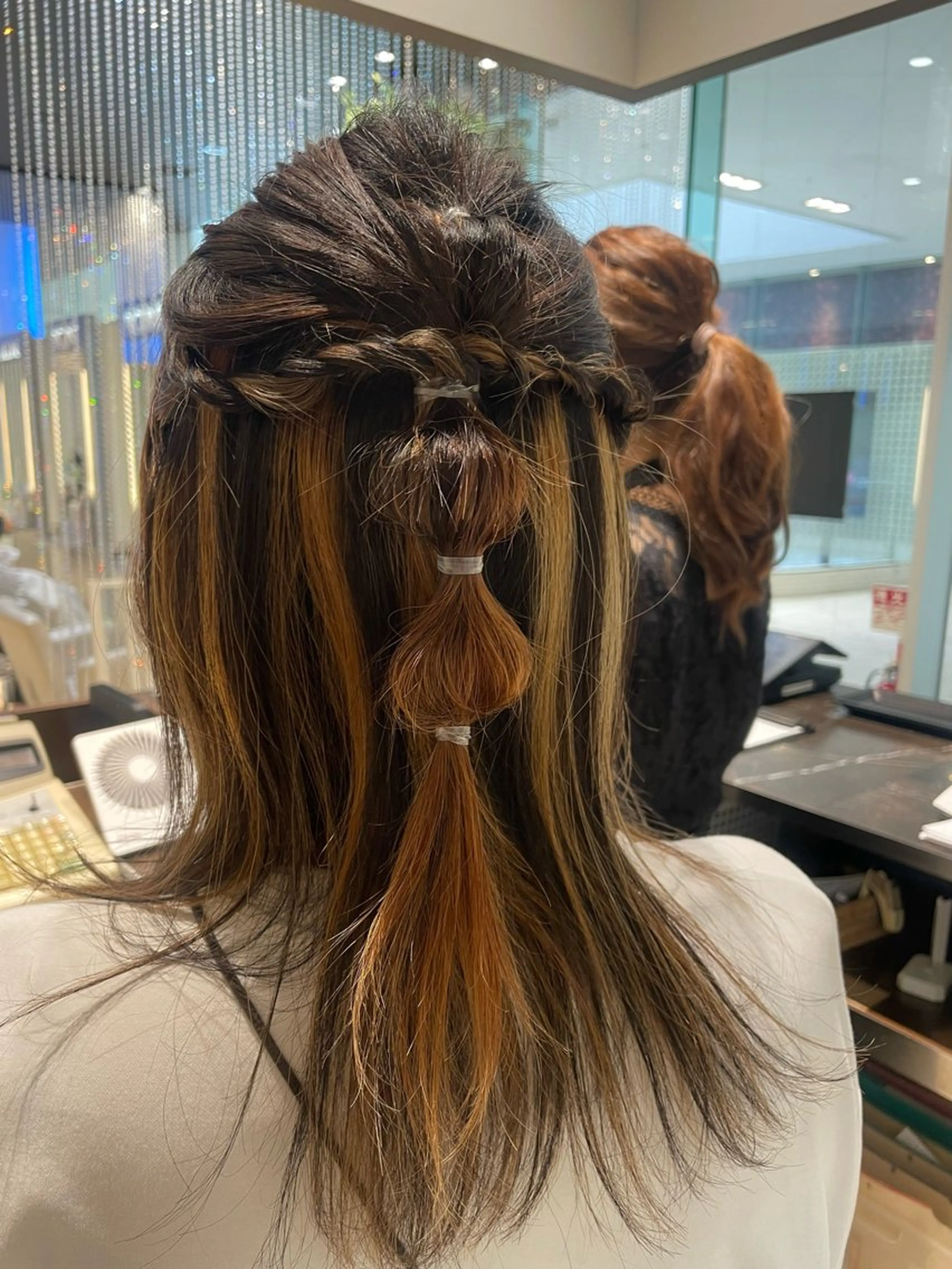 ミディアム ヘアアレンジ ハーフアップ JEAN CLAUDE BIGUINE 横浜ベイクォーター店所属・Koharu 髪質改善カラーのヘアスタイル