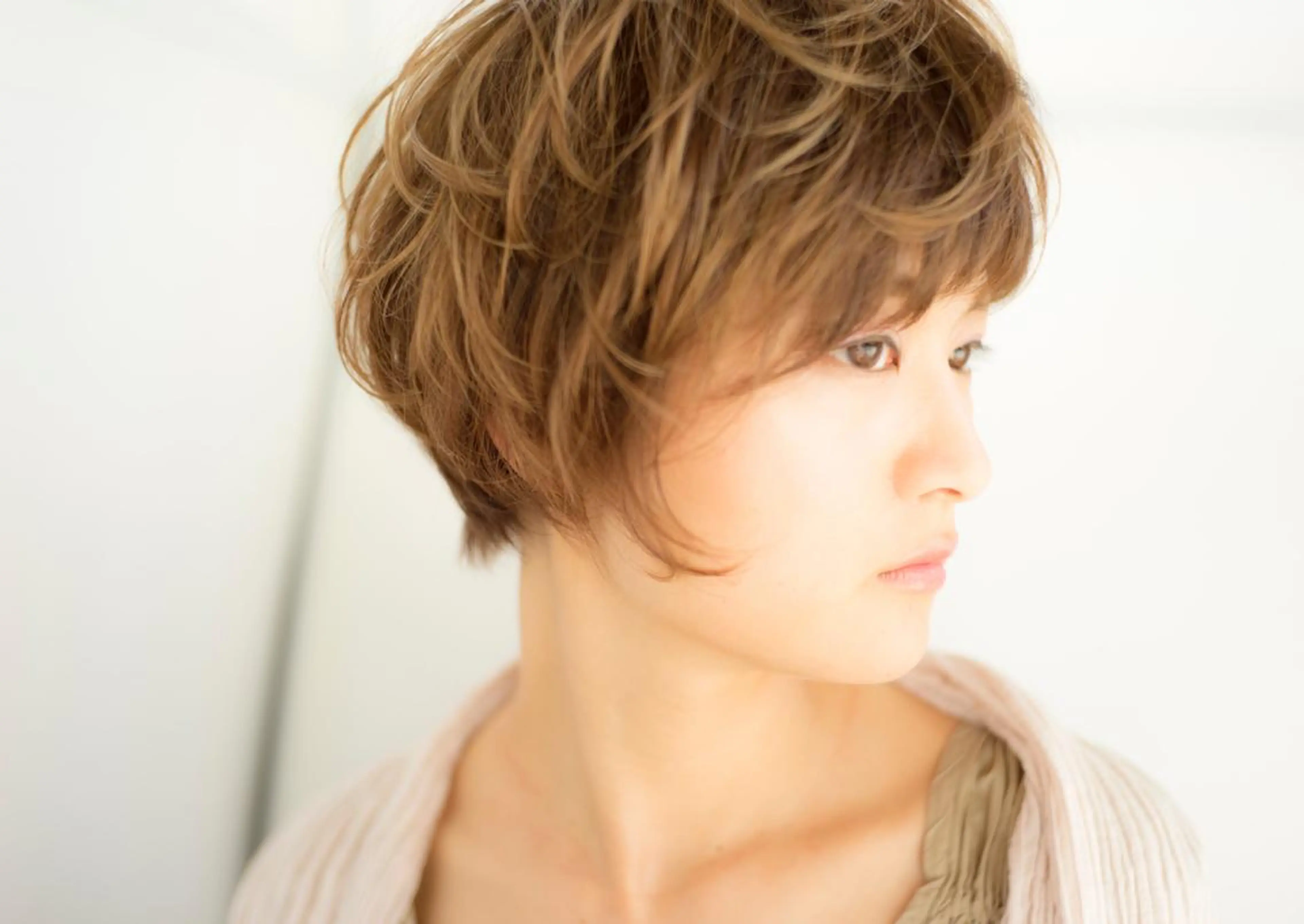 ショート カラー パーマ ショートヘア ツイスパ・波巻き 🩵片平和香奈のヘアスタイル