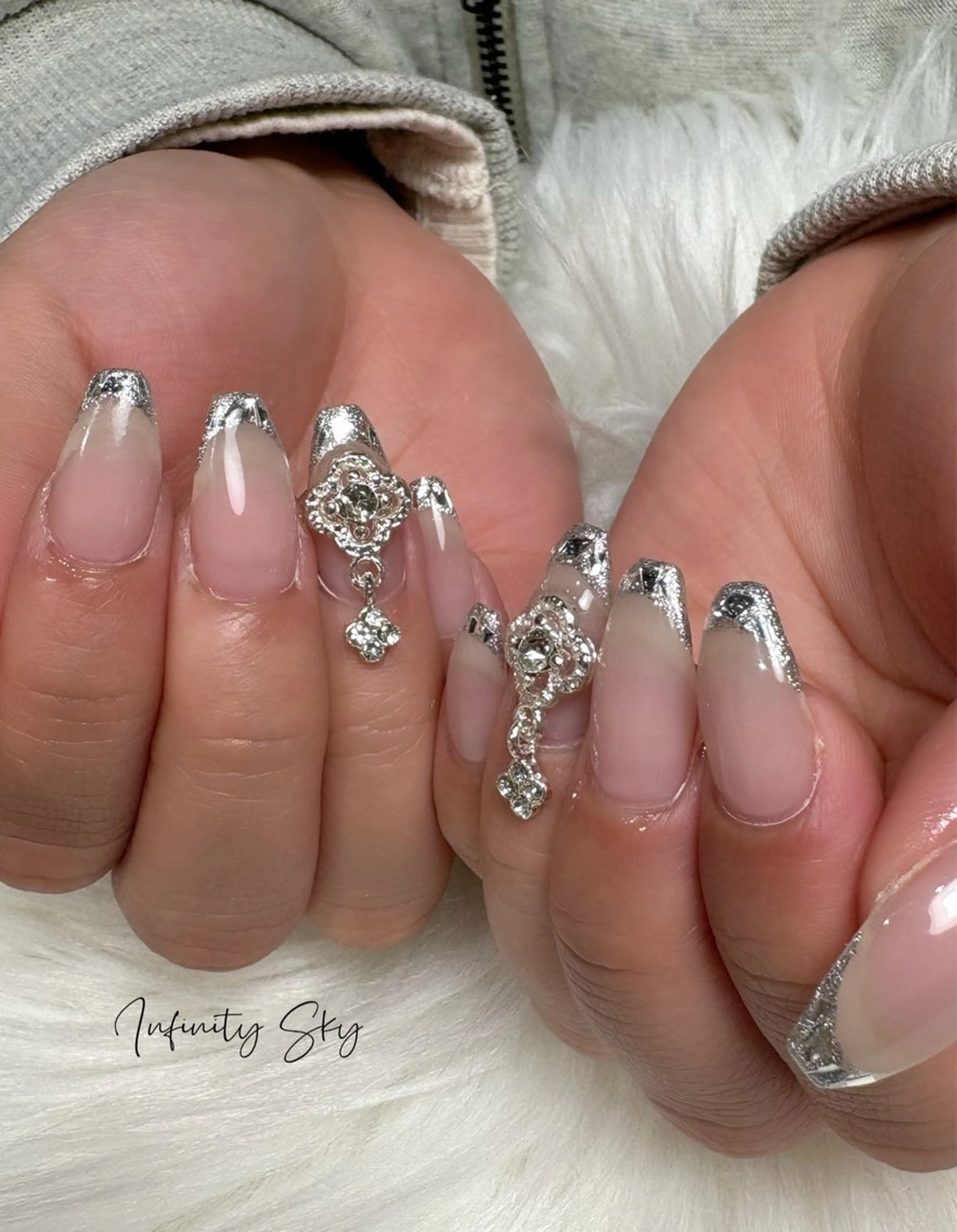 ネイル フレンチネイル ガラスフレンチ ワンホンネイル infinity skyのネイルデザイン