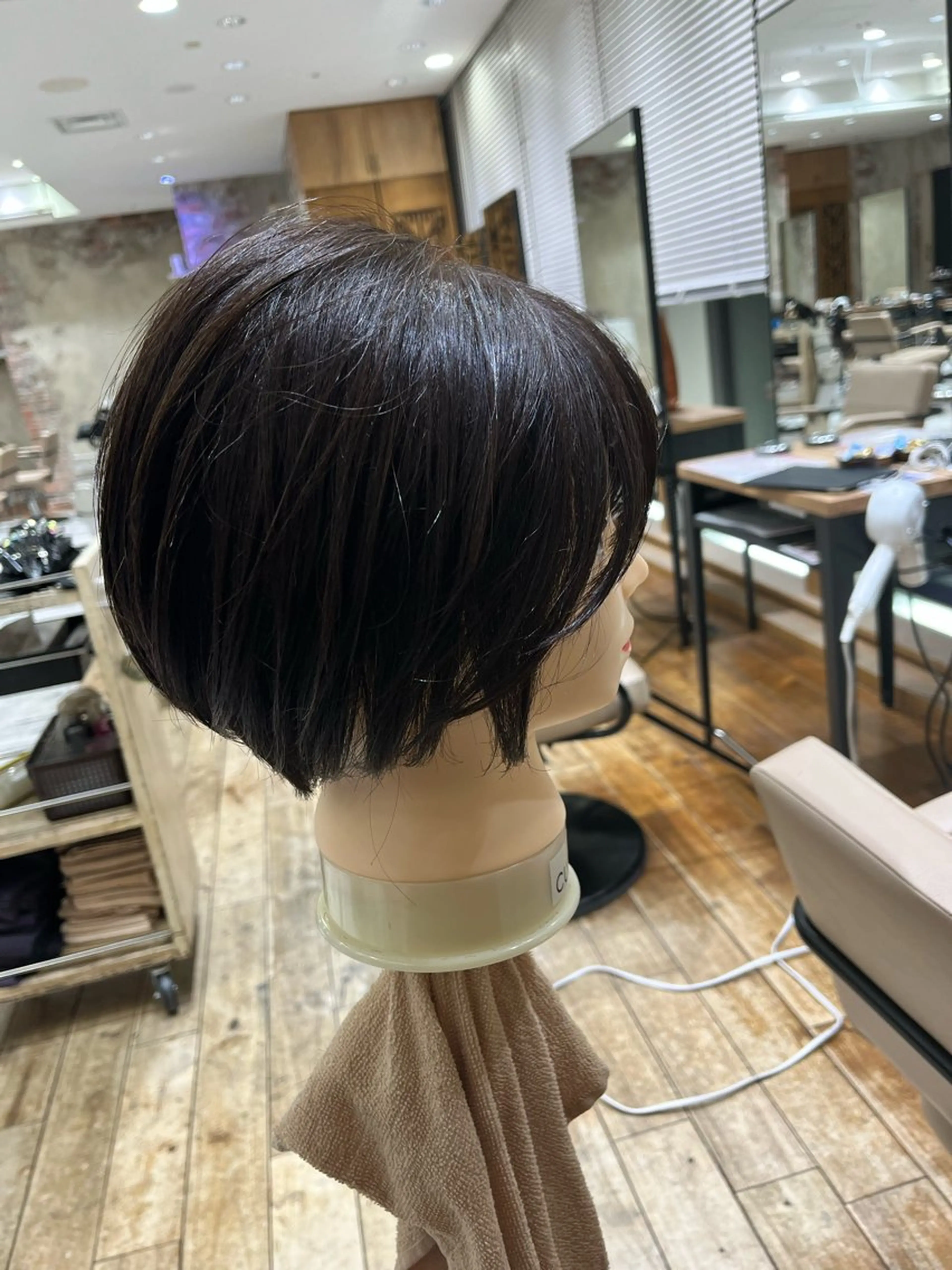 ショート 顔まわりカット 前髪カット安井楽人のヘアスタイル