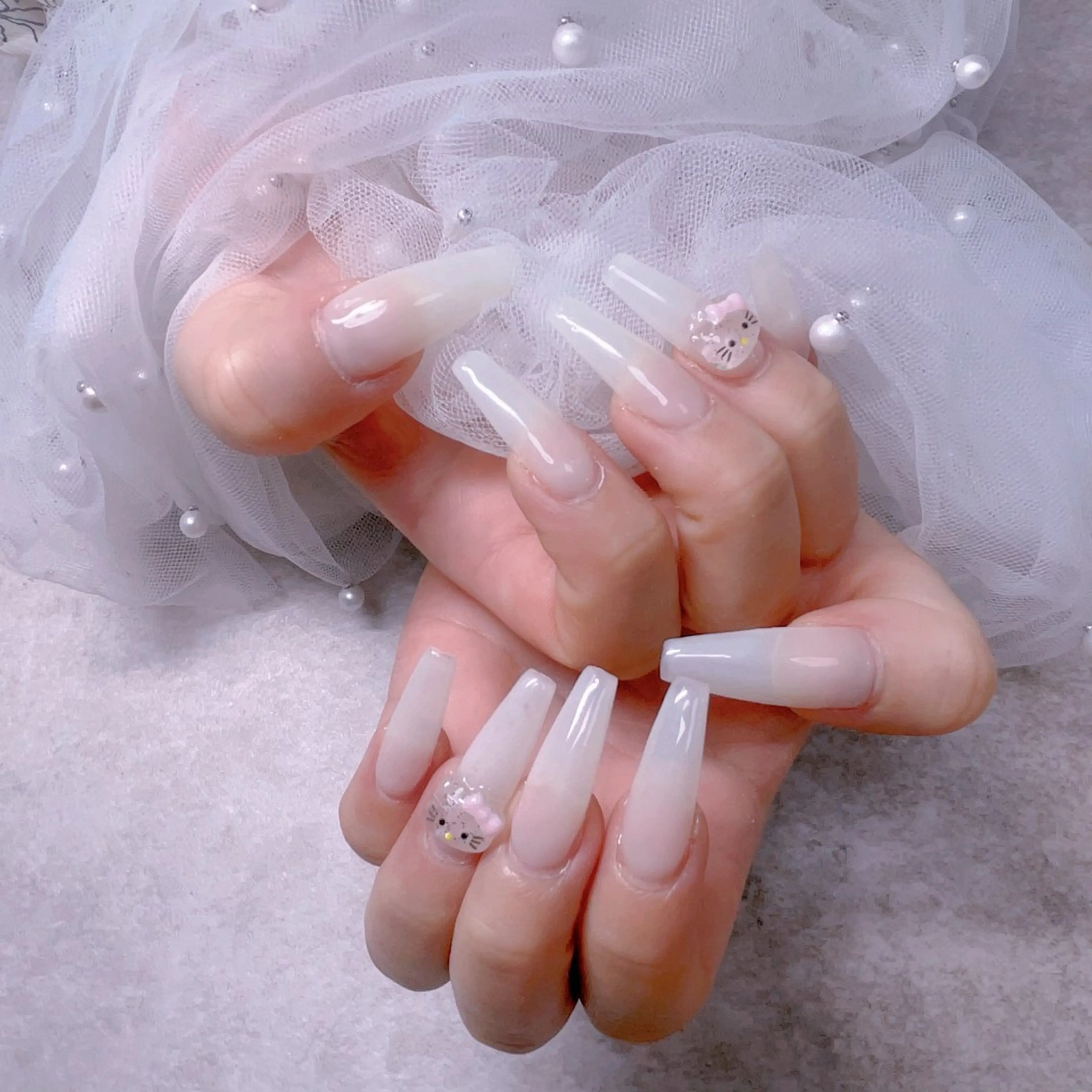 メンズ ネイル アートネイル フレンチネイル ジェルネイル キラキラネイル パラジェル Bloom スカルプ専門店のネイルデザイン