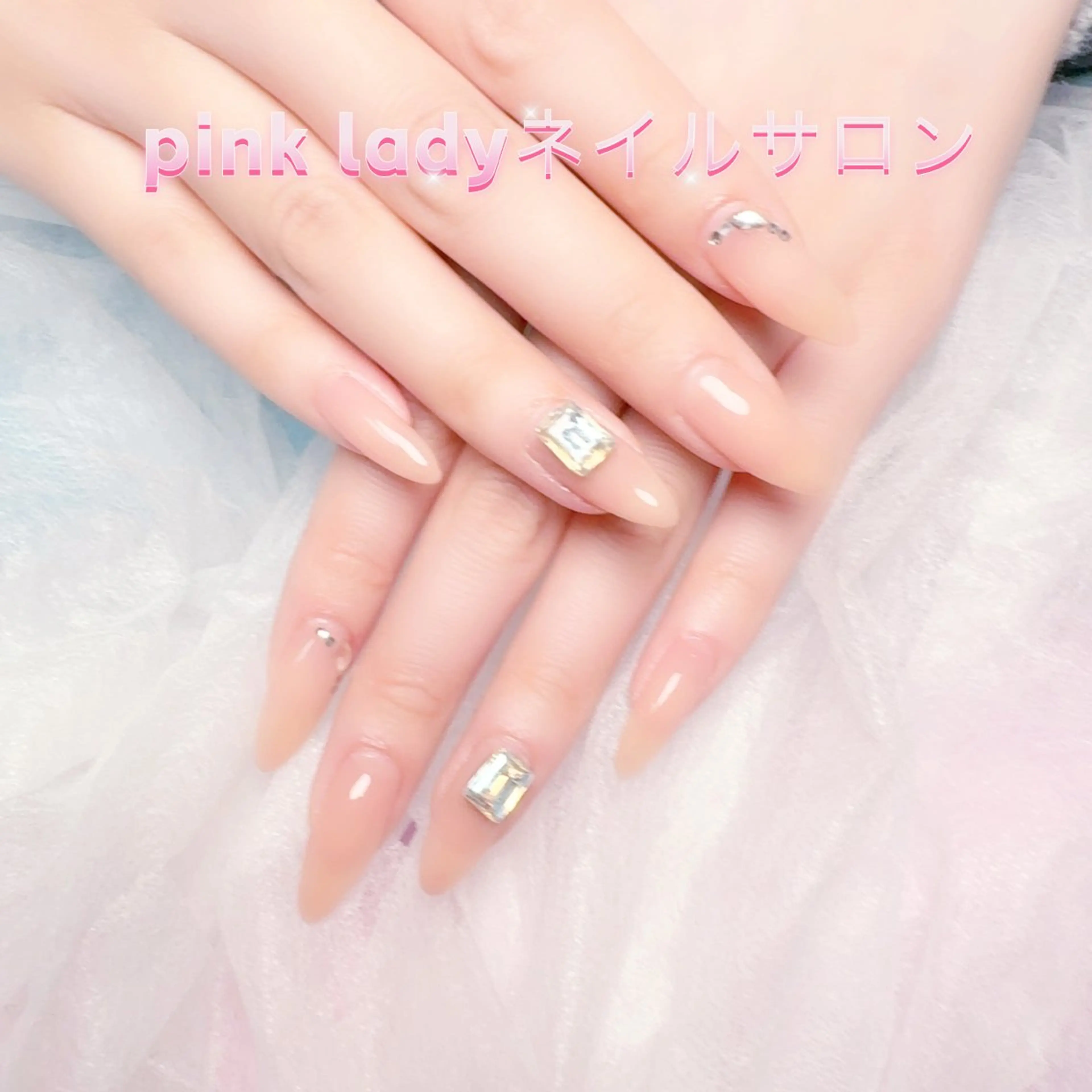 ネイル pink ladyサロン所属・べ にのネイルデザイン