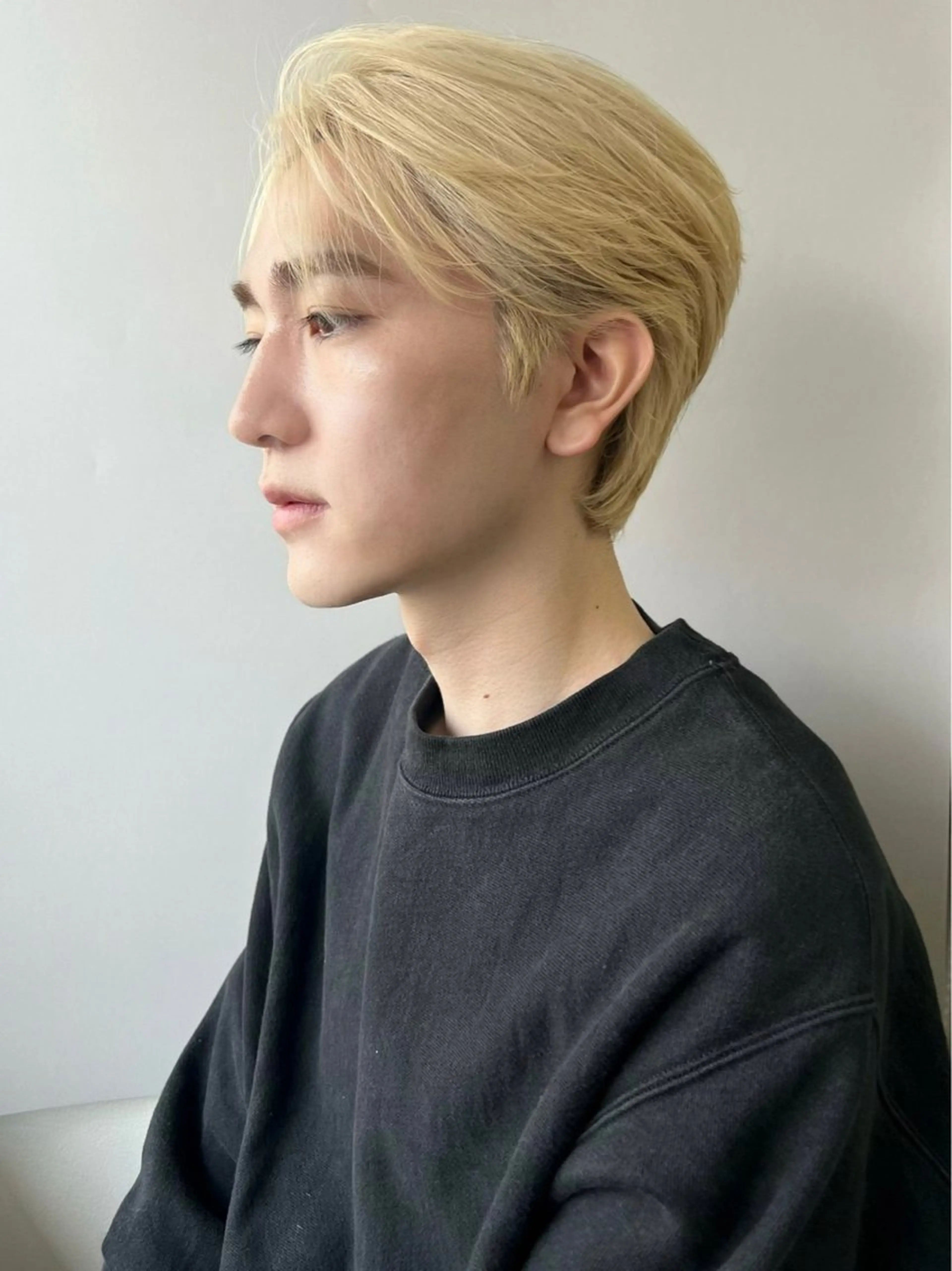 ショート カラー メンズ メンズブリーチ ブリーチ 抜きっぱなしブロンド ブロンド カット ヘアカラー メンズパーマ/韓国 ヘア/Mino🤍のヘアスタイル