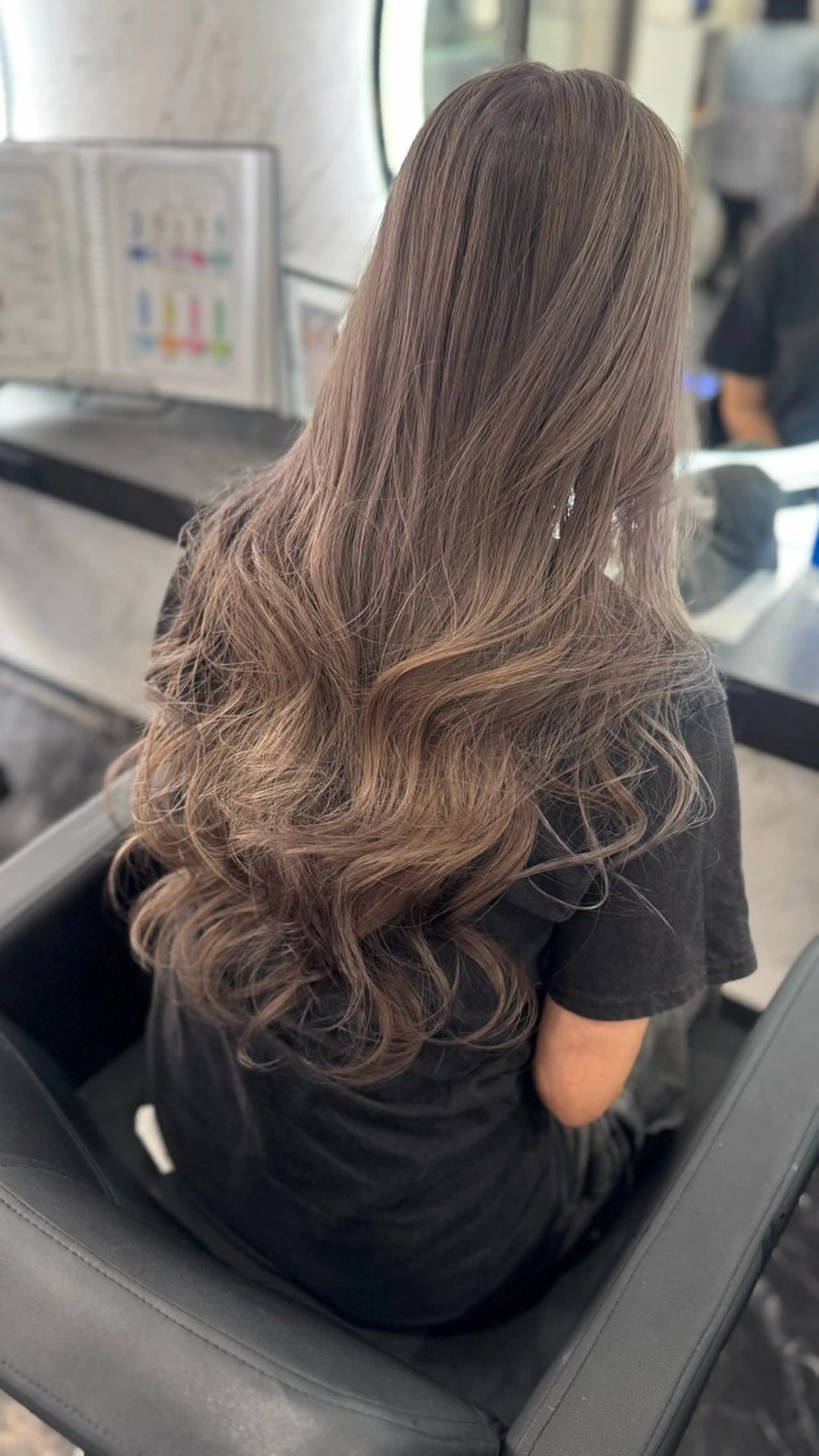 ロング カット ヘアカラー stylist Momoのヘアスタイル