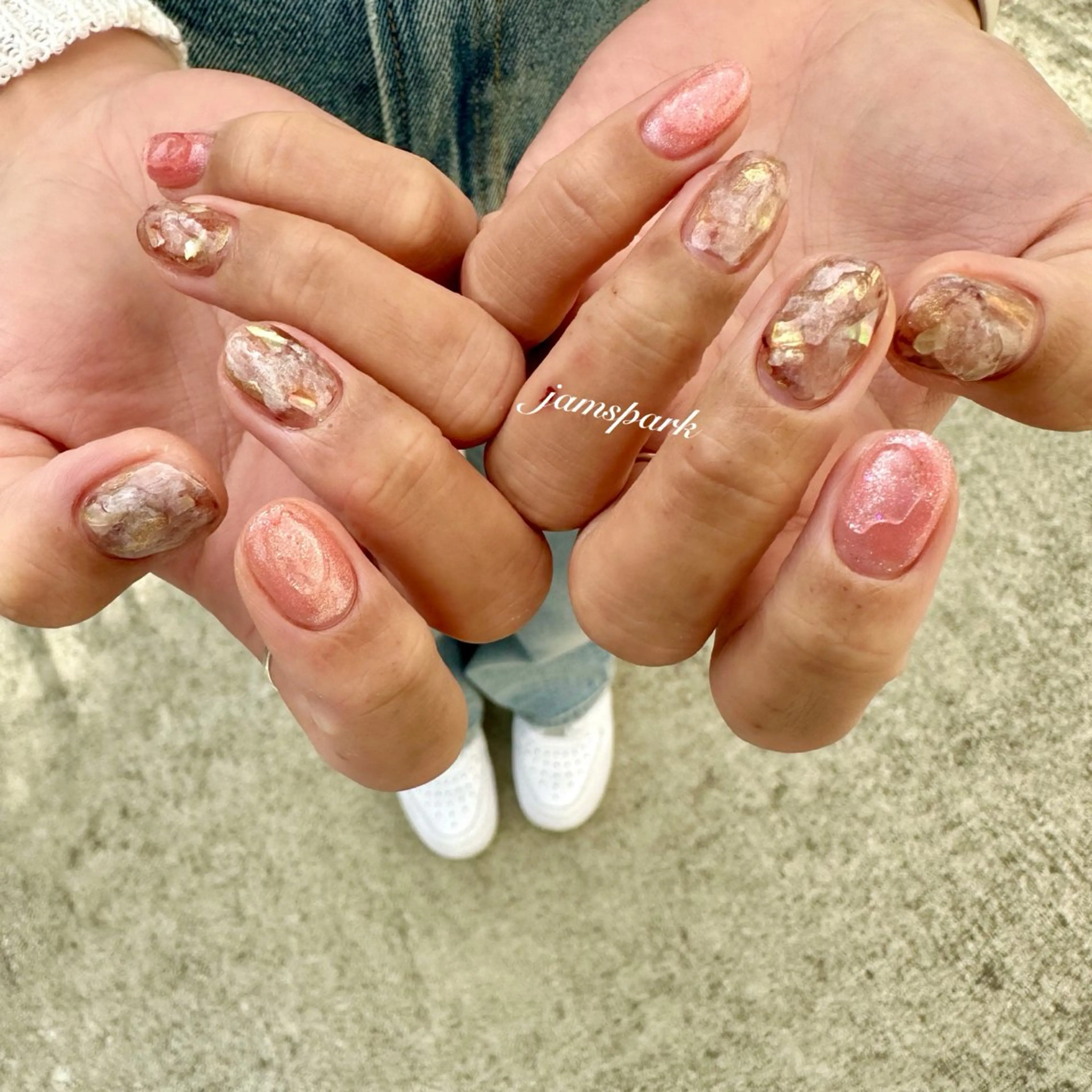 ネイル ブラウン 氷ネイル・うるうるネイル マグネットネイル ニュアンスネイル ピンク ハンドネイル jamspark ✨のネイルデザイン