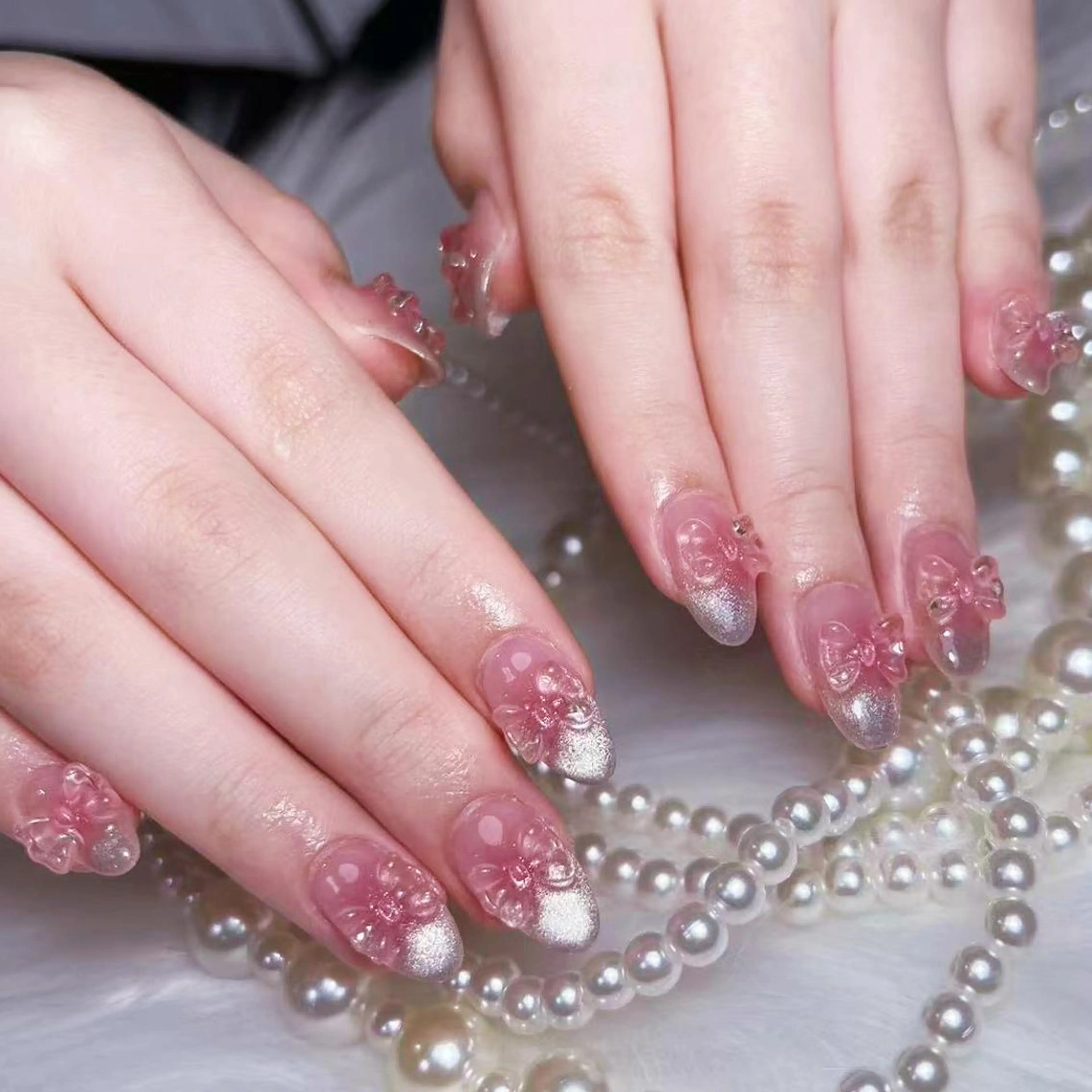 ネイル アートネイル オーロラネイル ガーリー キラキラネイル 韓国ネイル ハンドネイル DIANMOND NAIL🌸のネイルデザイン