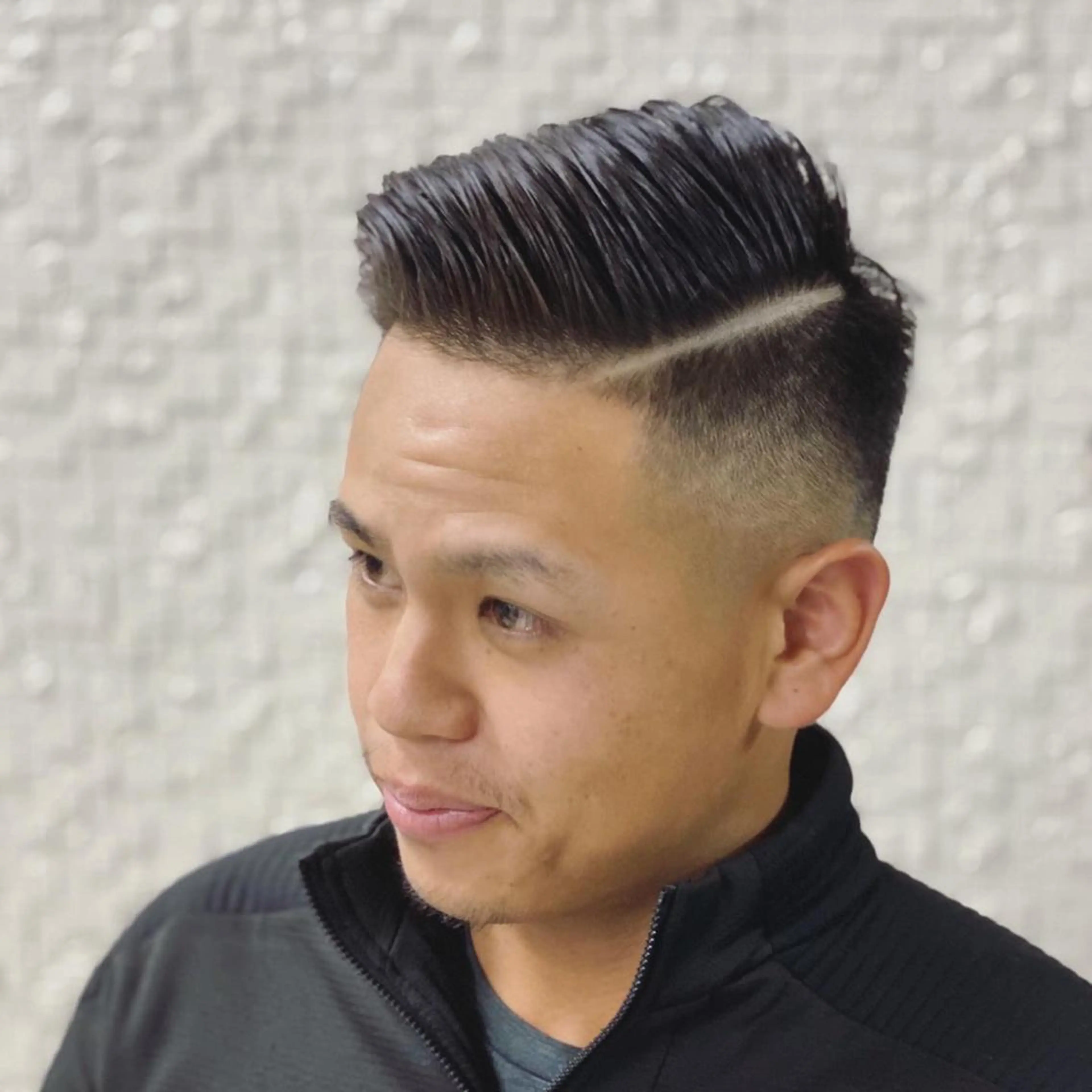 ショート メンズ フェードカット 七三 小野 康生のヘアスタイル