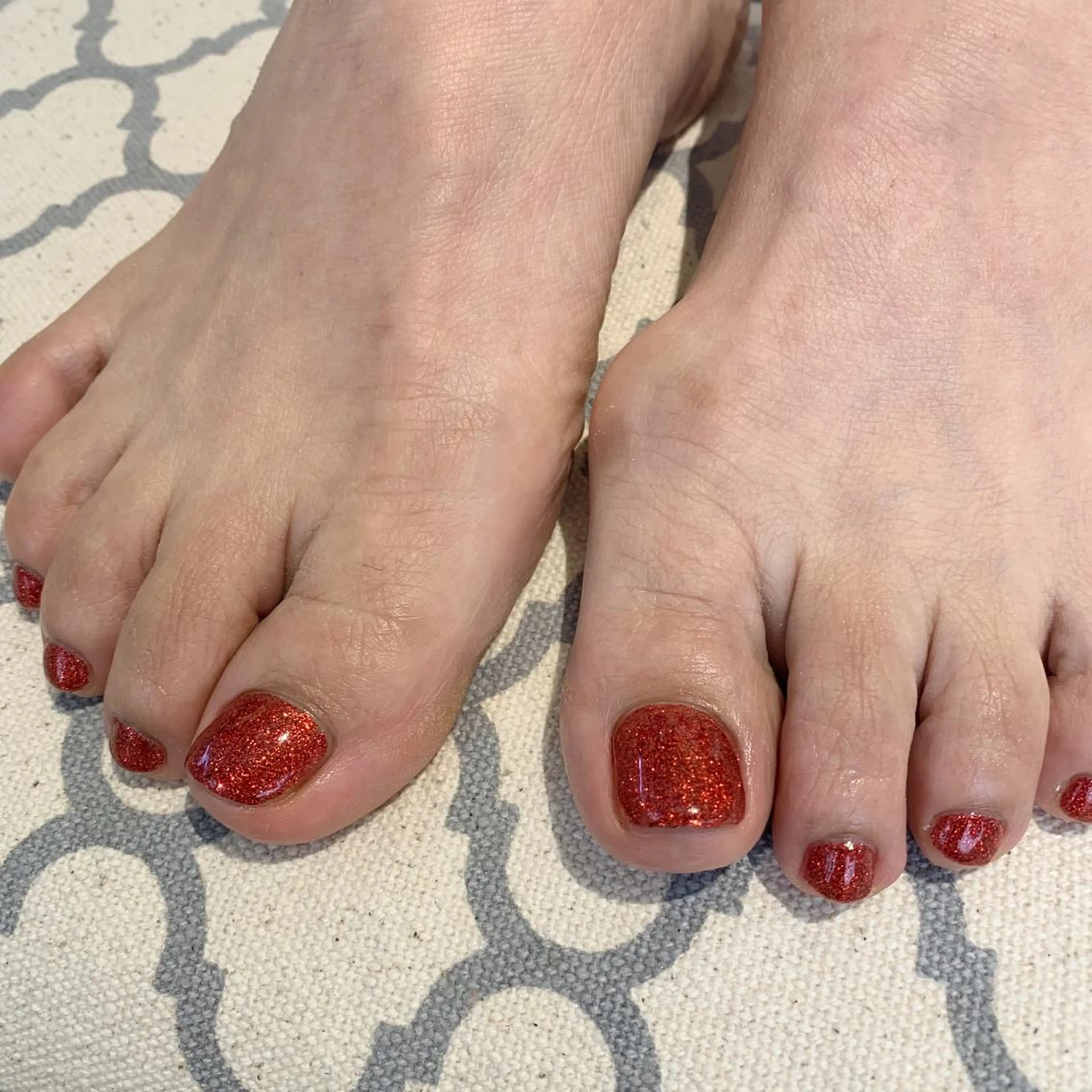 ネイル フットネイル ジェルネイル ラメ(グリッター) ワンカラーネイル パラジェル フットネイル 鈴木 里奈のネイルデザイン