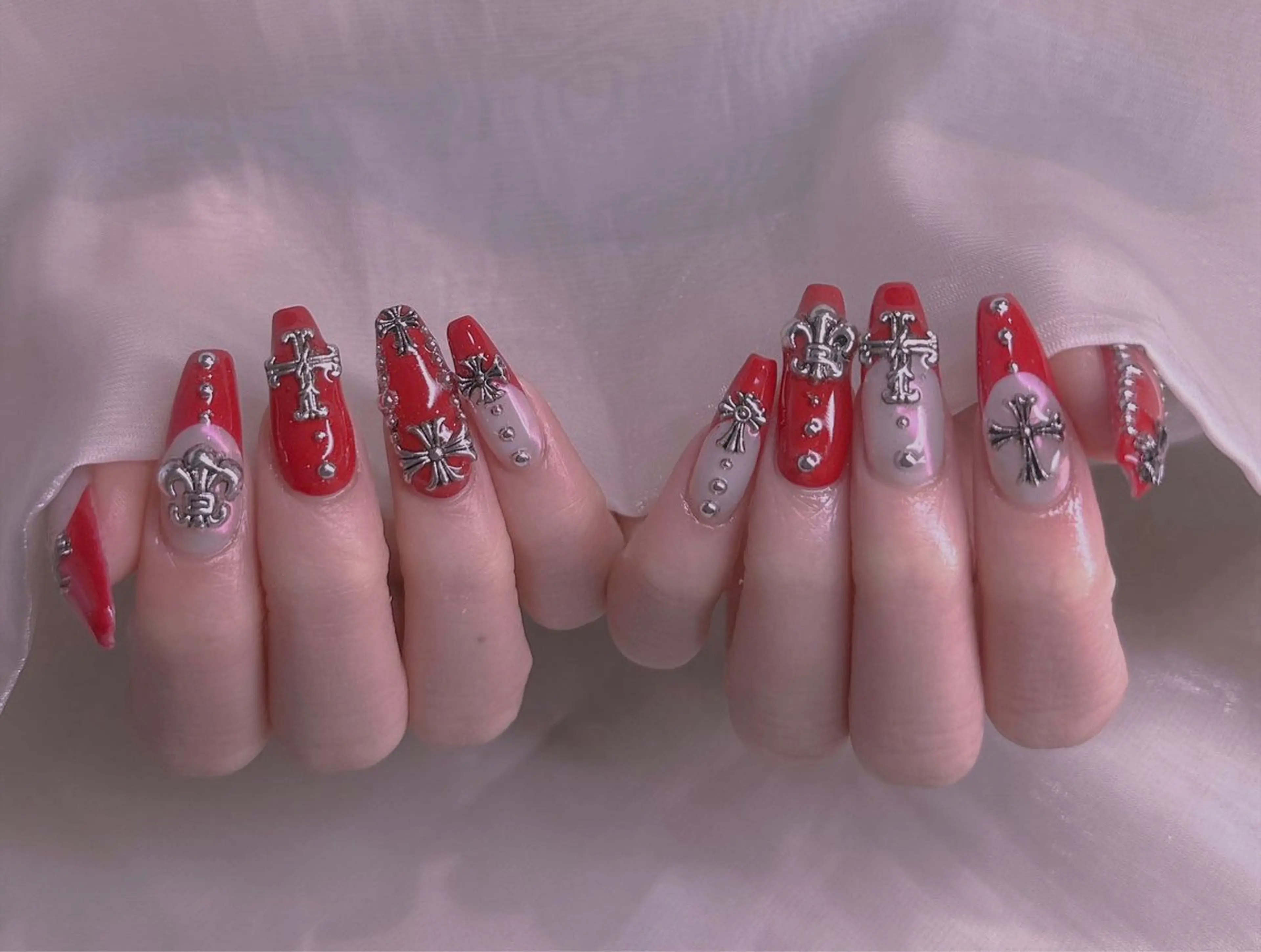 ネイル ブルー チークネイル フレンチネイル ハート ホログラムネイル 美爪パラジェル導入店 Sunnilyのネイルデザイン