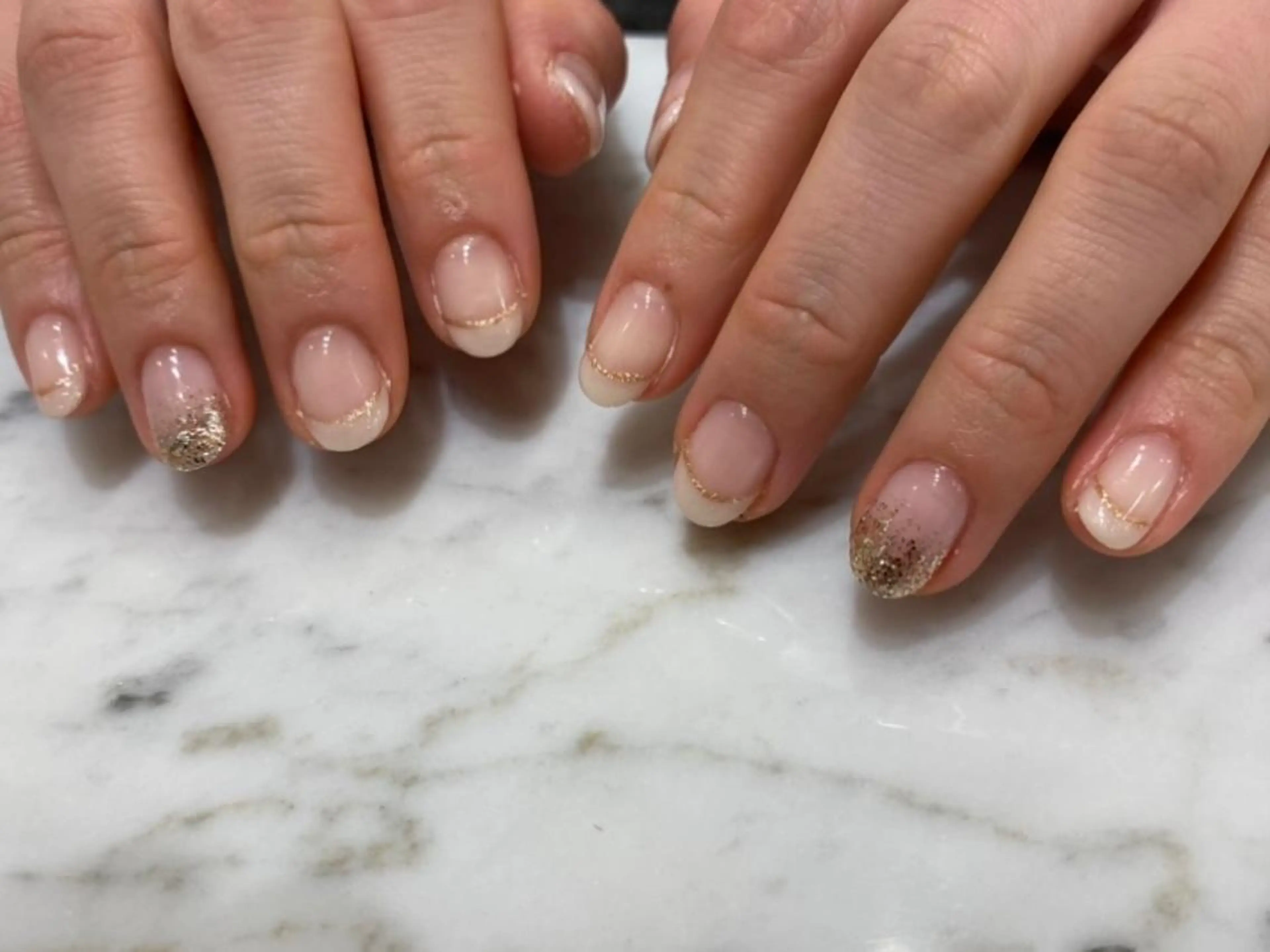 ネイル フレンチネイル ネイル&アイ　QUEEN&CRIMSON所属・眉WAX/ピーリング ホワイトニングの眉毛・アイブロウイメージ