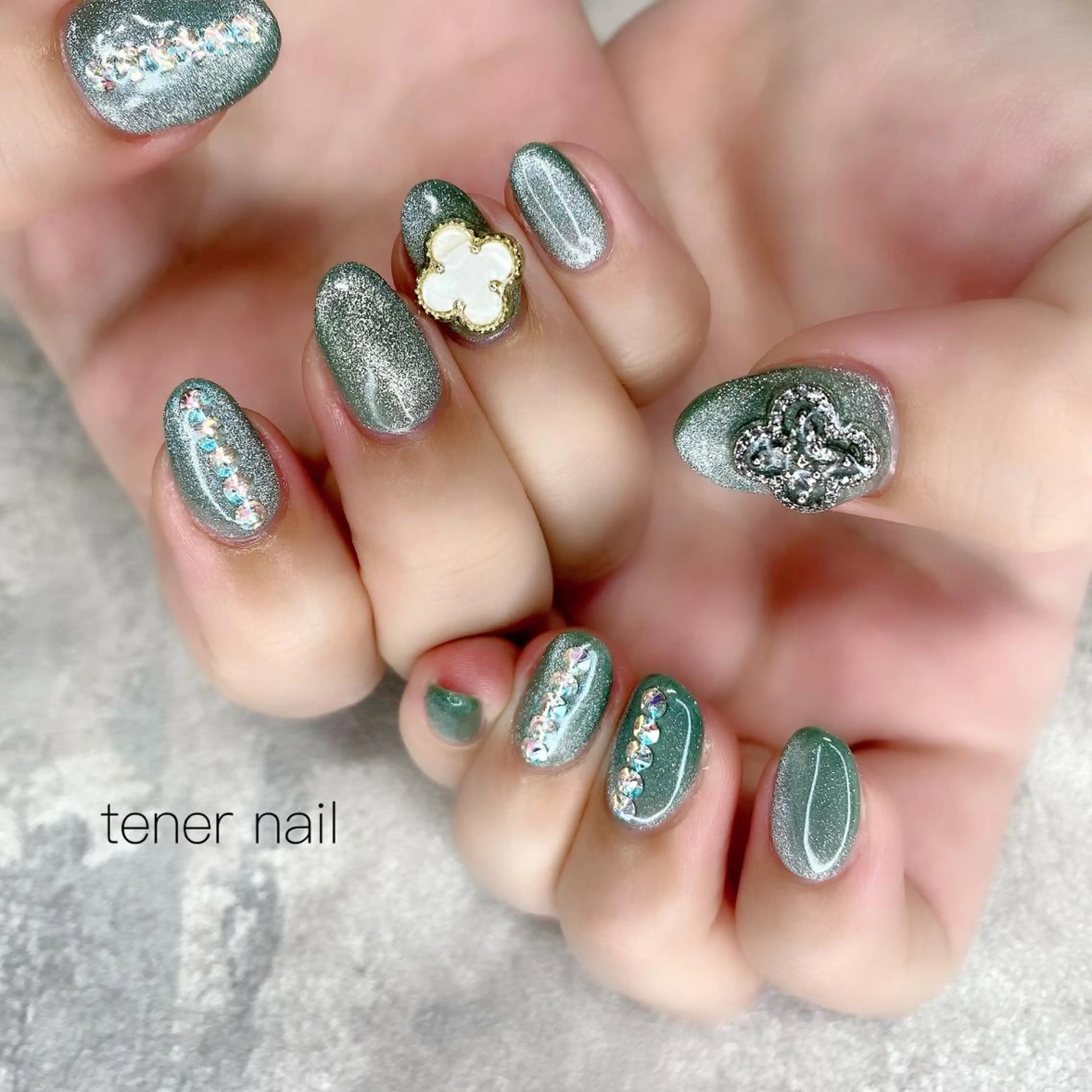 ネイル グリーン マグネットネイル tener  nail  テネルネイル所属・テネルネイル tener nailのネイルデザイン