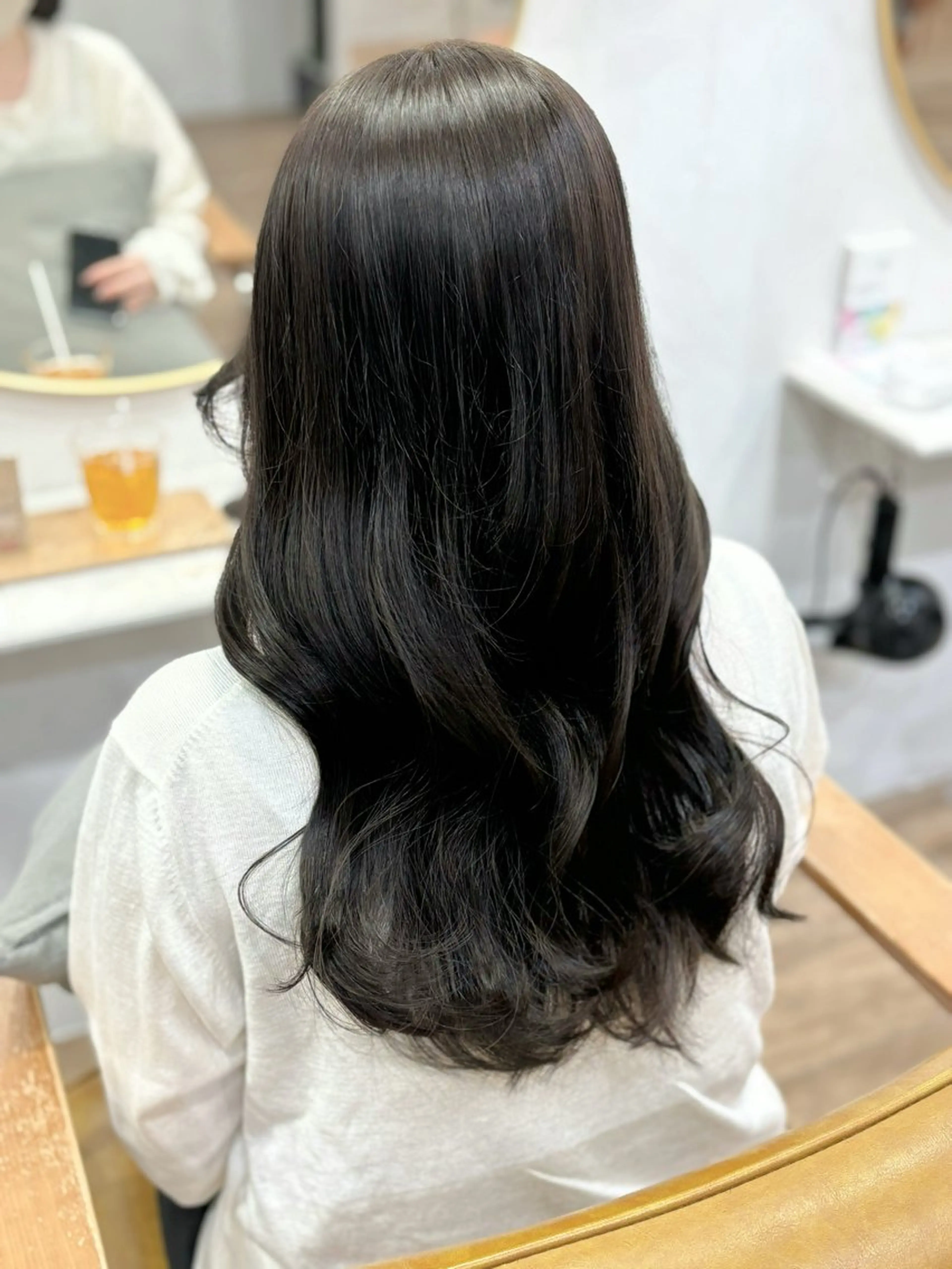 ロング eto所属・akira𝜗𝜚 ꙳.*透明感カラーのヘアスタイル