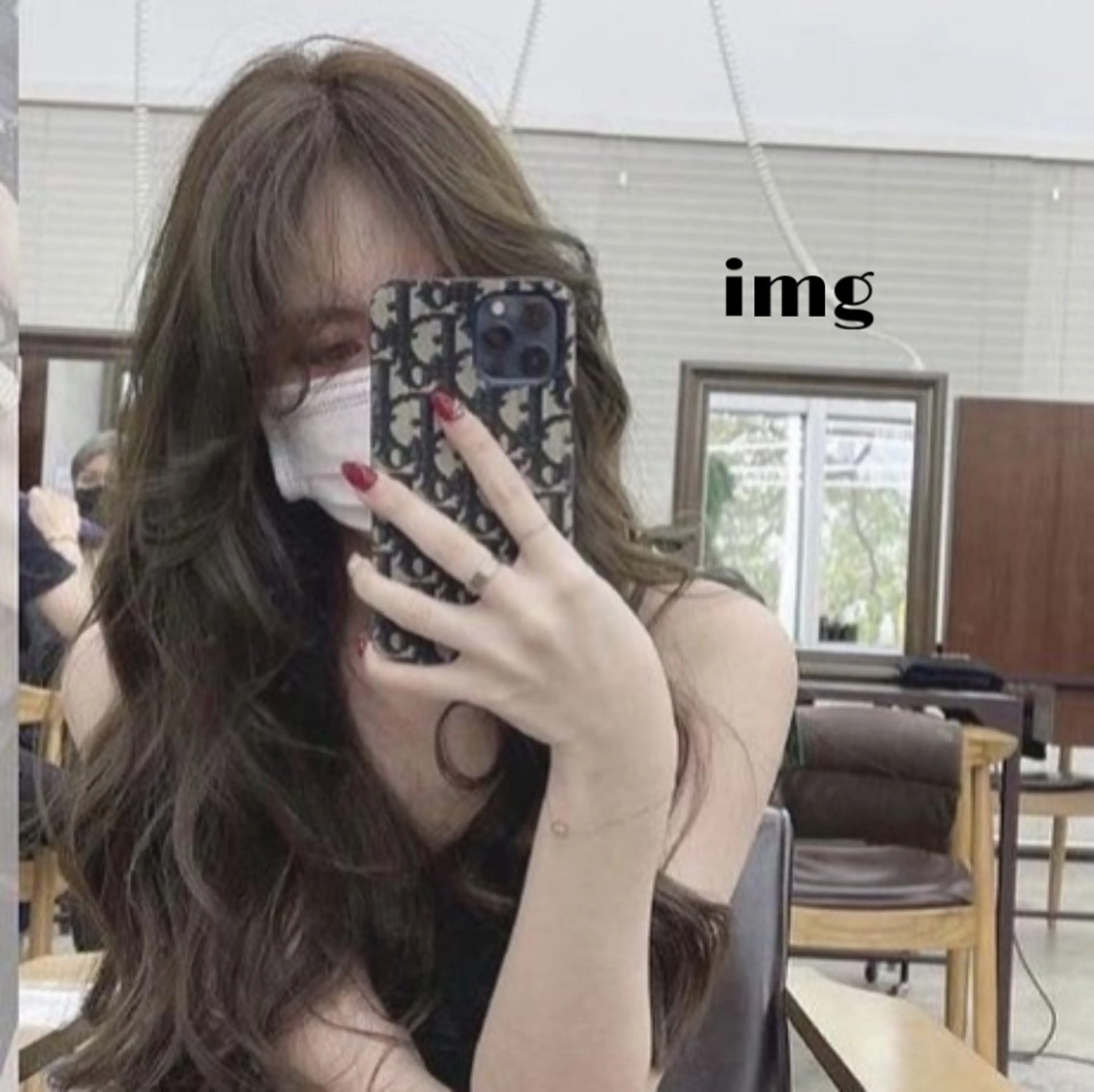 ロング カラー 松本 絢乃のヘアスタイル