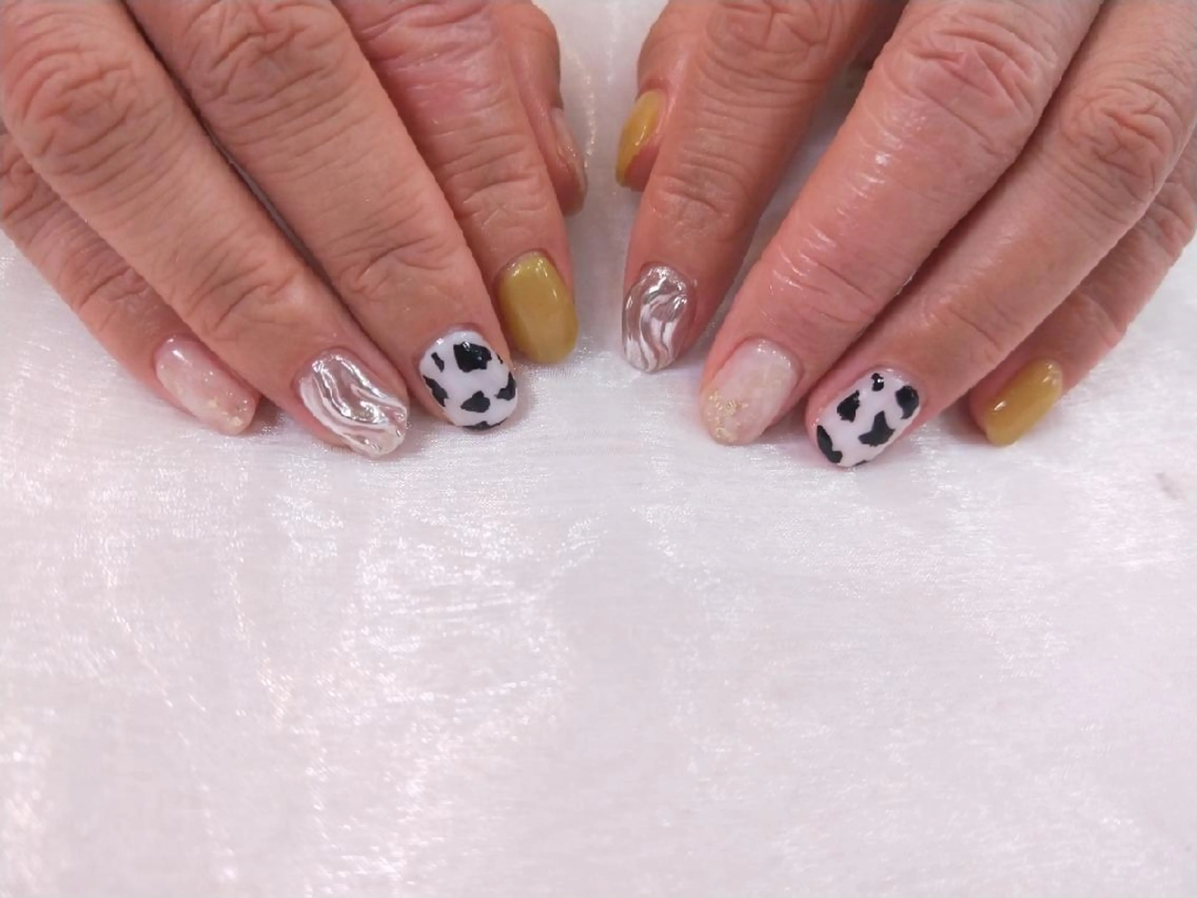 ネイル ハンドネイル ハンドケア R'well所属・はばすみれ🎀ﾈｲﾙ 光ﾌｪｲｼｬﾙ ﾍｱのネイルデザイン