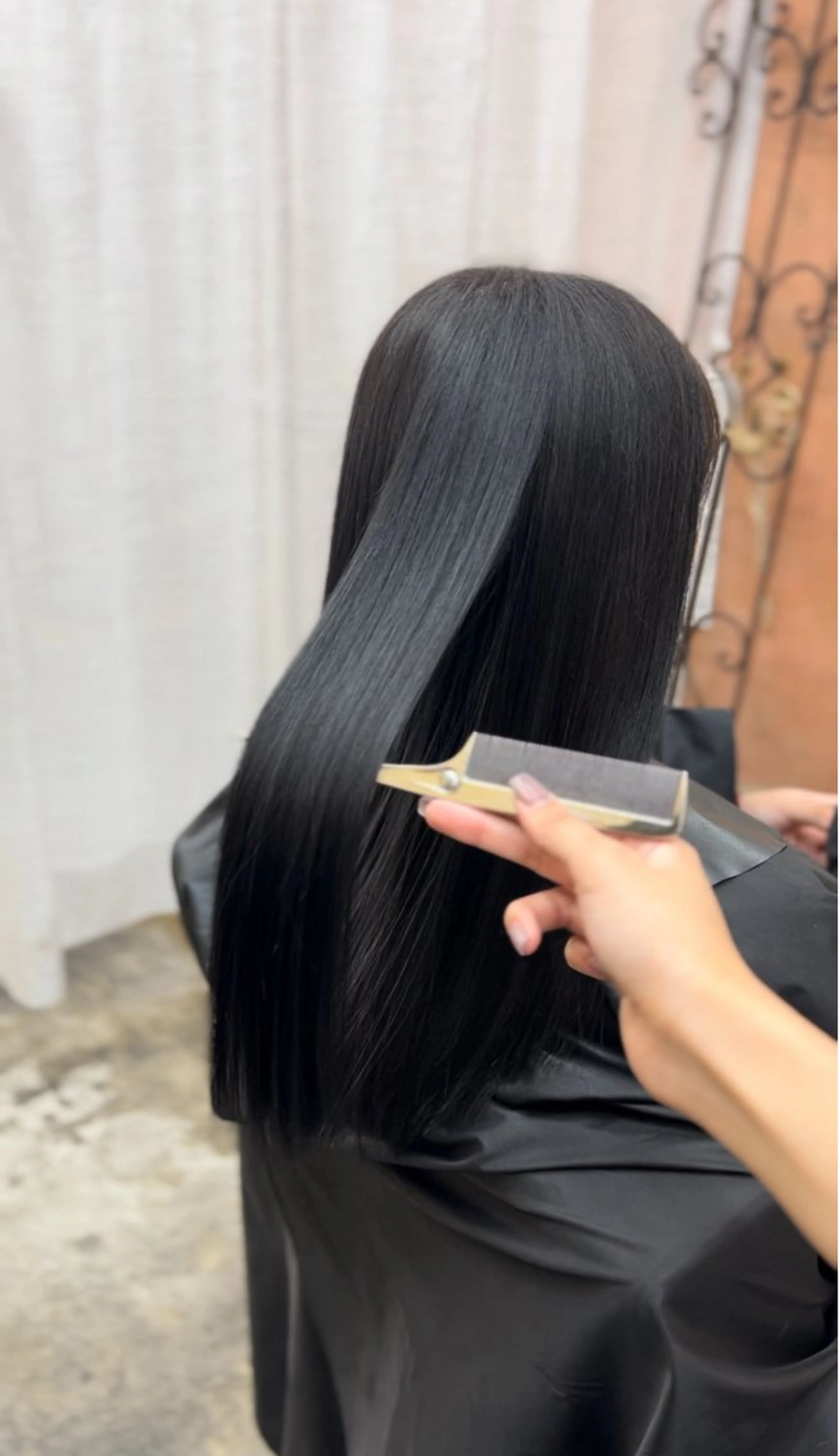 ロング ヘアカラー トリートメント ともざねゆか UniQのヘアスタイル