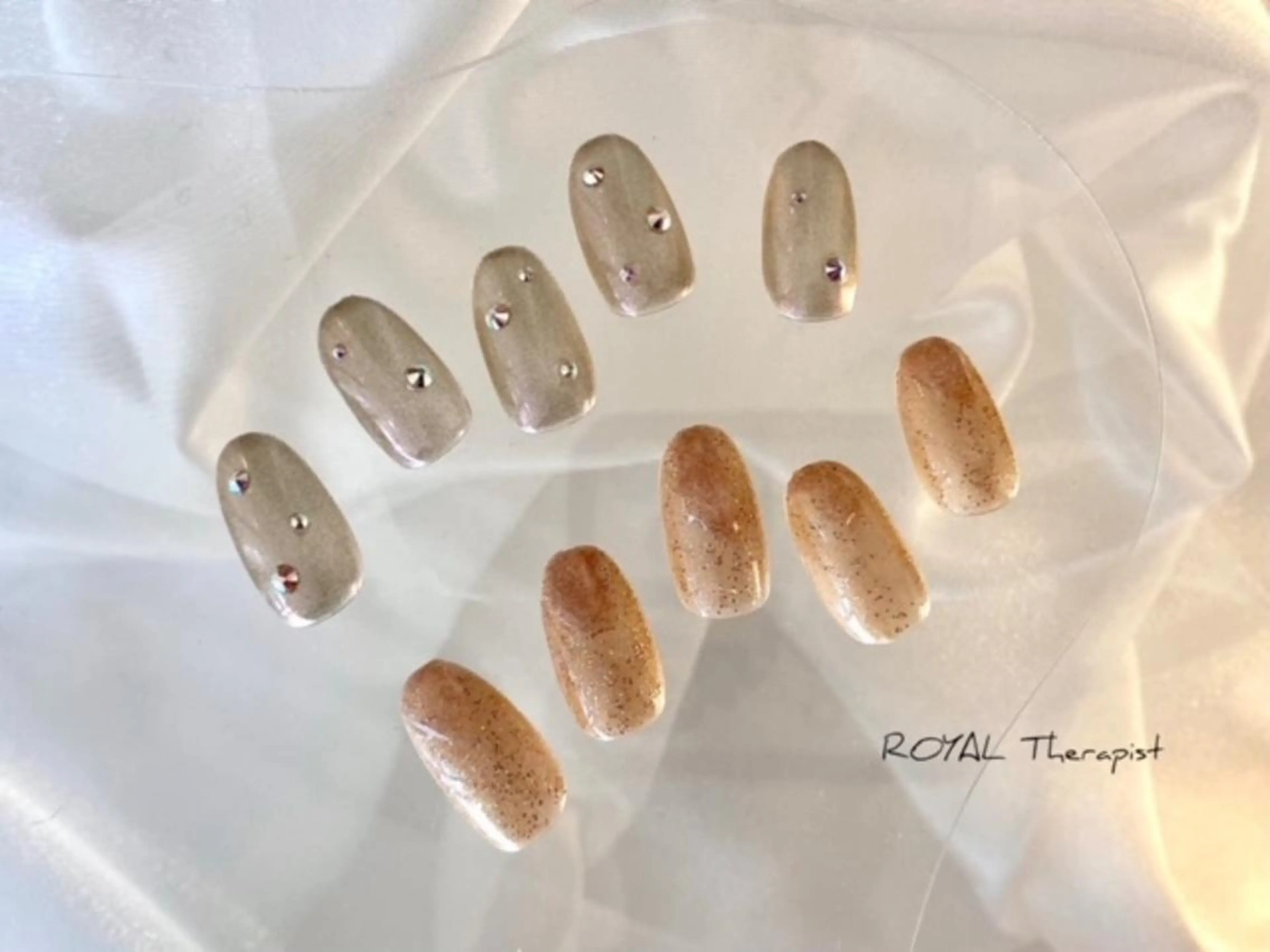 ネイル 【寺岡】 ロイヤル•セラピストのネイルデザイン