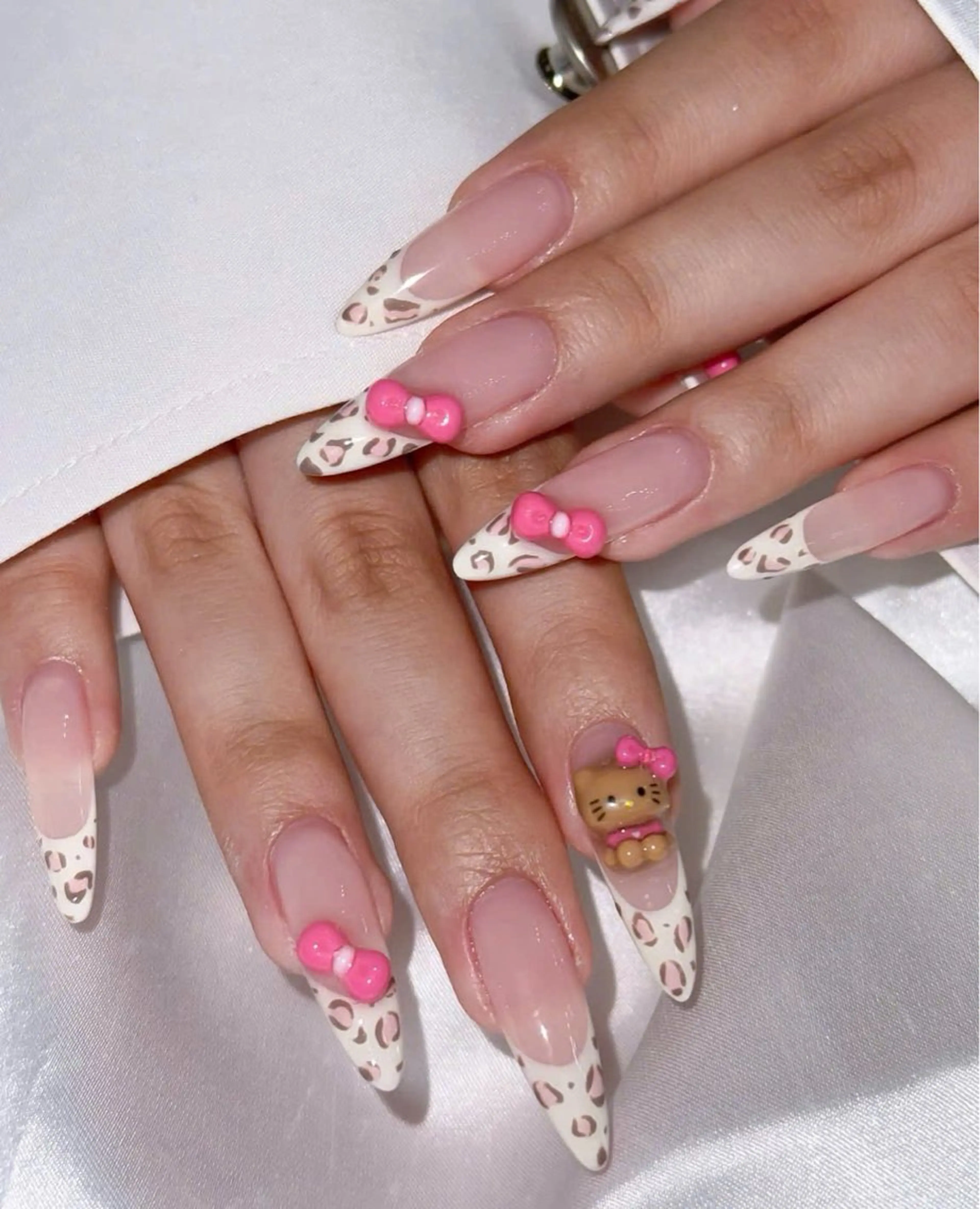 ネイル フレンチネイル キラキラネイル マグネットネイル ミラーネイル ニュアンスネイル ハンドネイル Lina所属・MeiMei Nail モデル募集のネイルデザイン