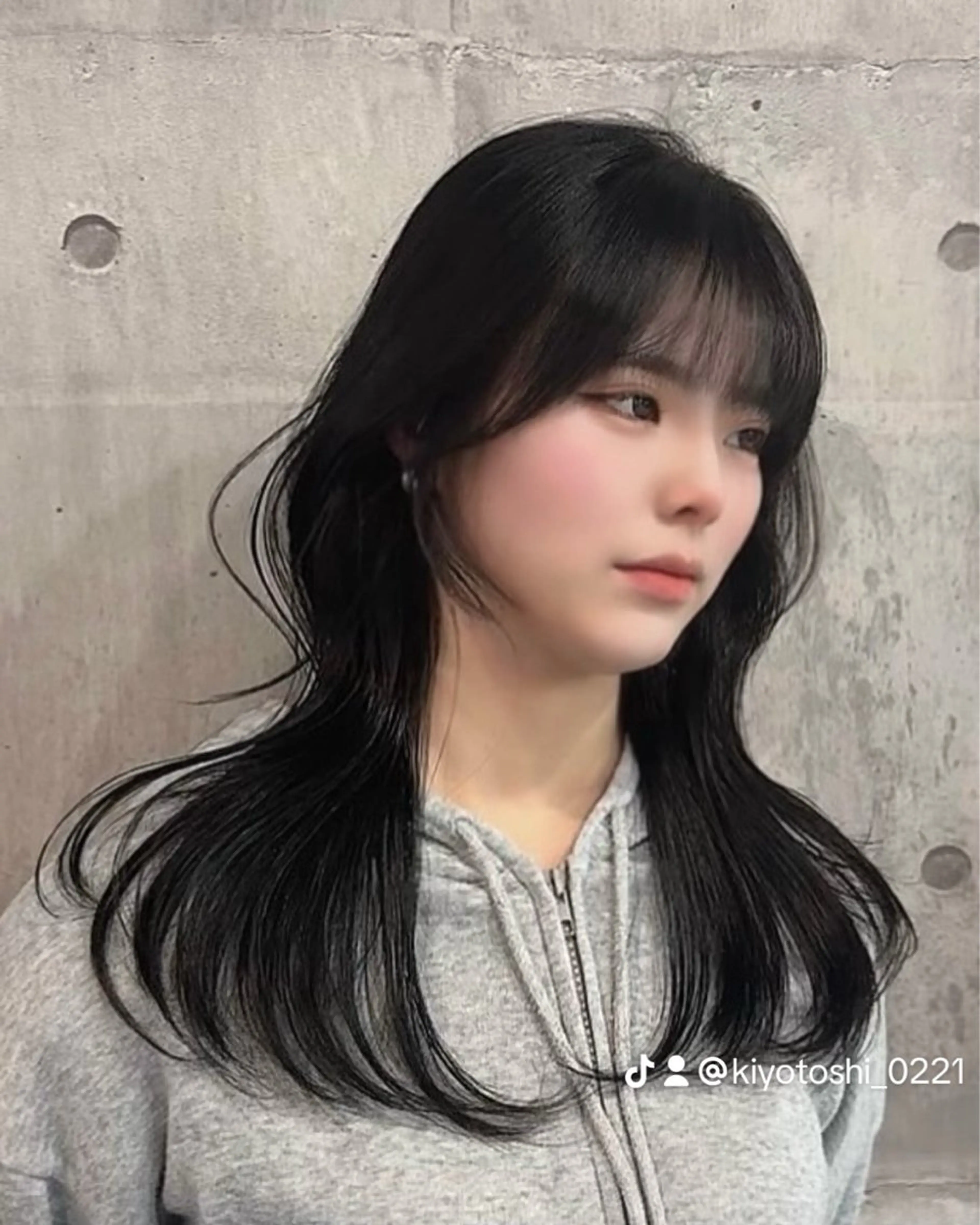 ロング カット トリートメント レイヤー・ブリーチ kiyotoshiのヘアスタイル