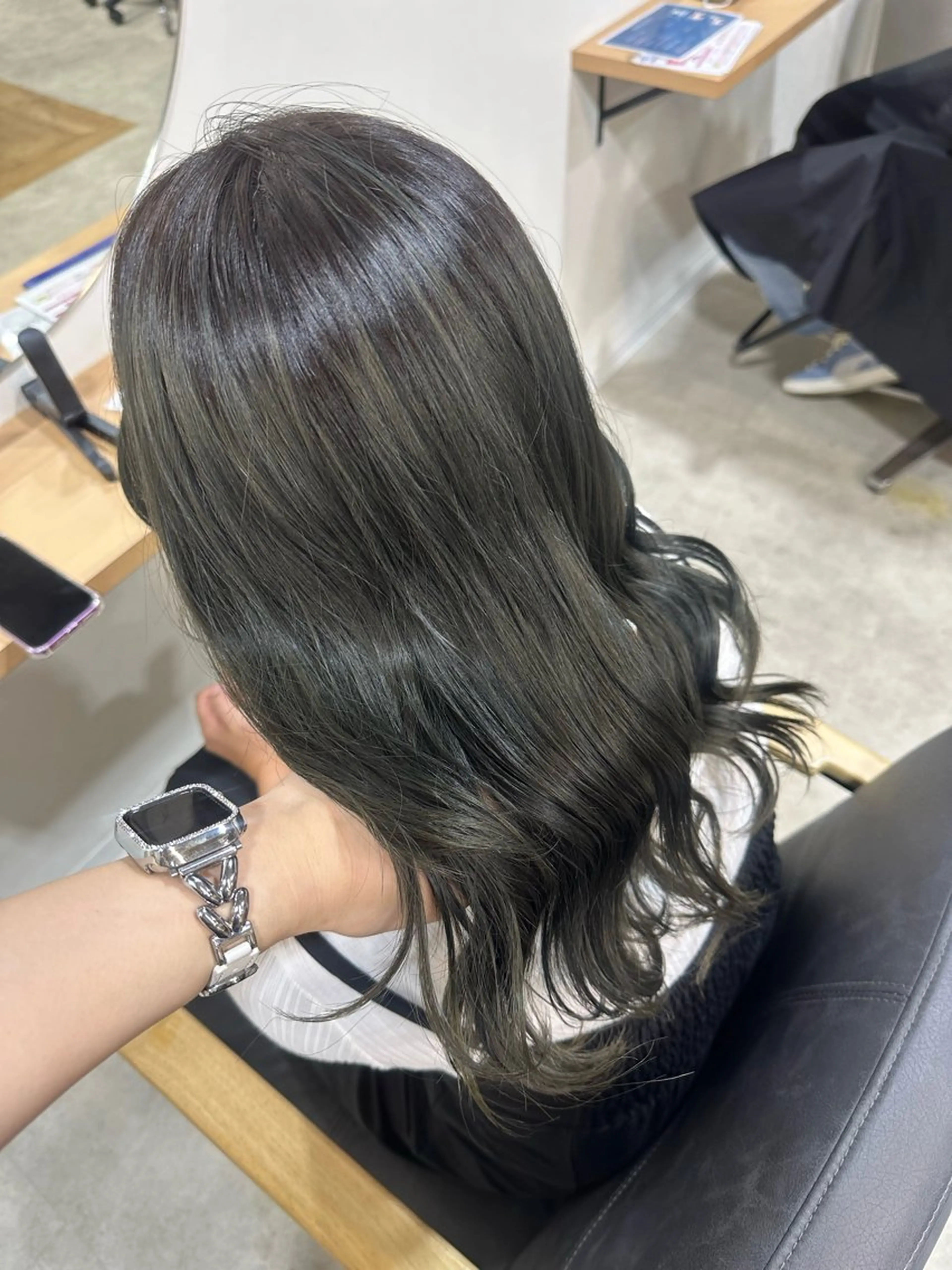 ロング カット ヘアカラー トリートメント 小寺 唯希のヘアスタイル