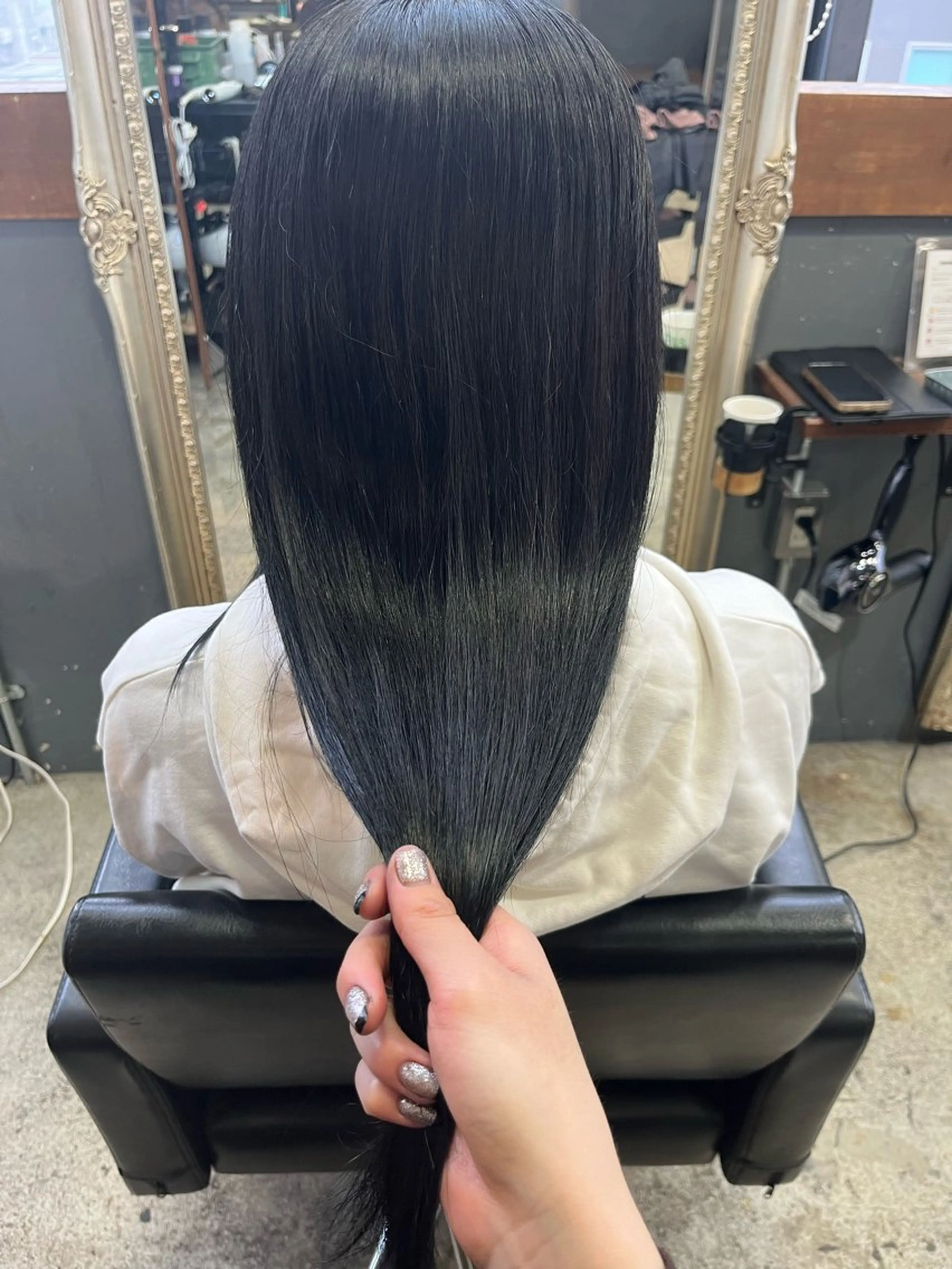 カラー 🖤西嶋　桃花🖤 エクステ/レイヤーのヘアスタイル