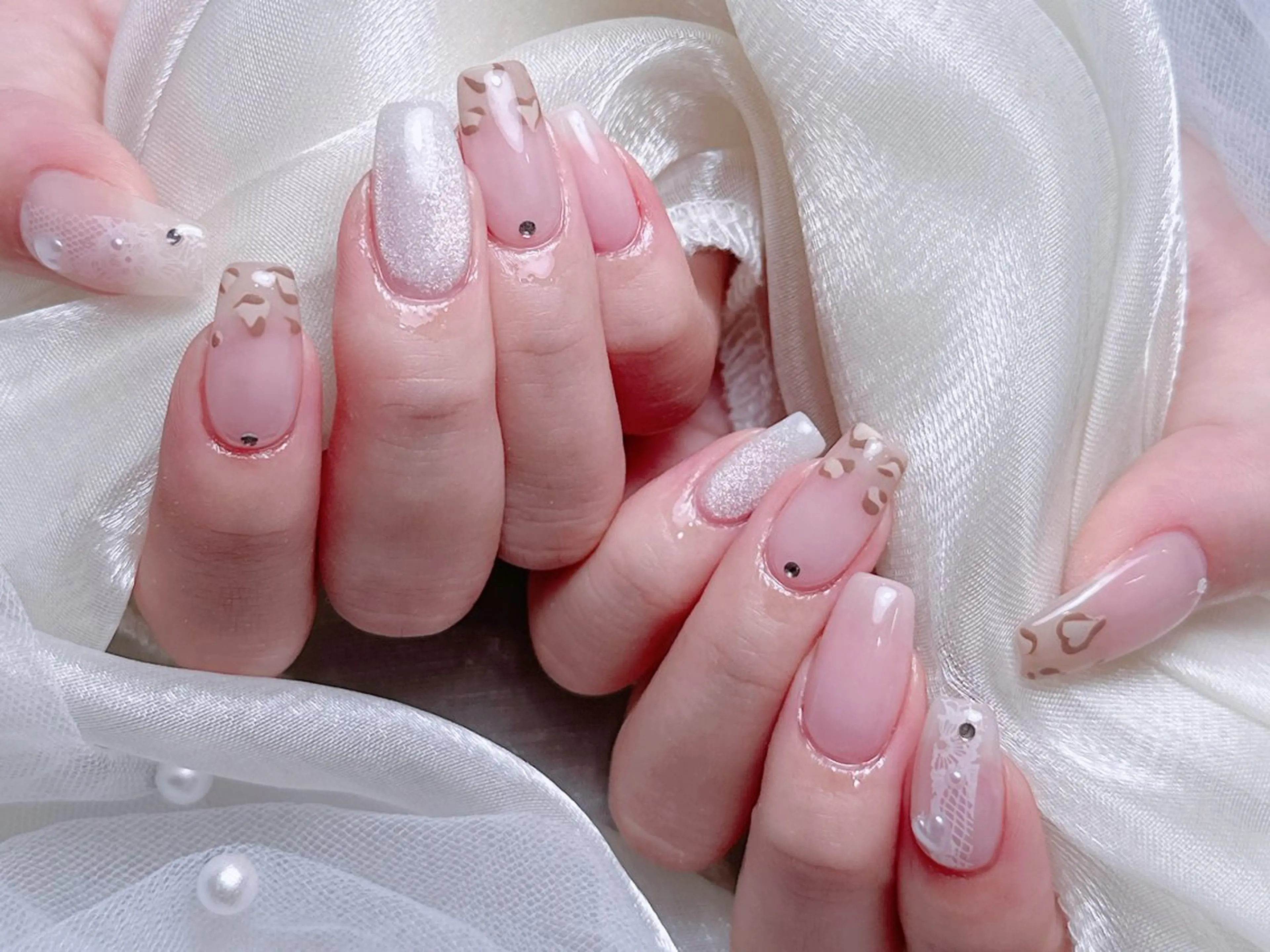 ネイル カジュアル チークネイル フレンチネイル ジェルネイル ガーリー ハンドネイル ハンドケア HD Studioのネイルデザイン