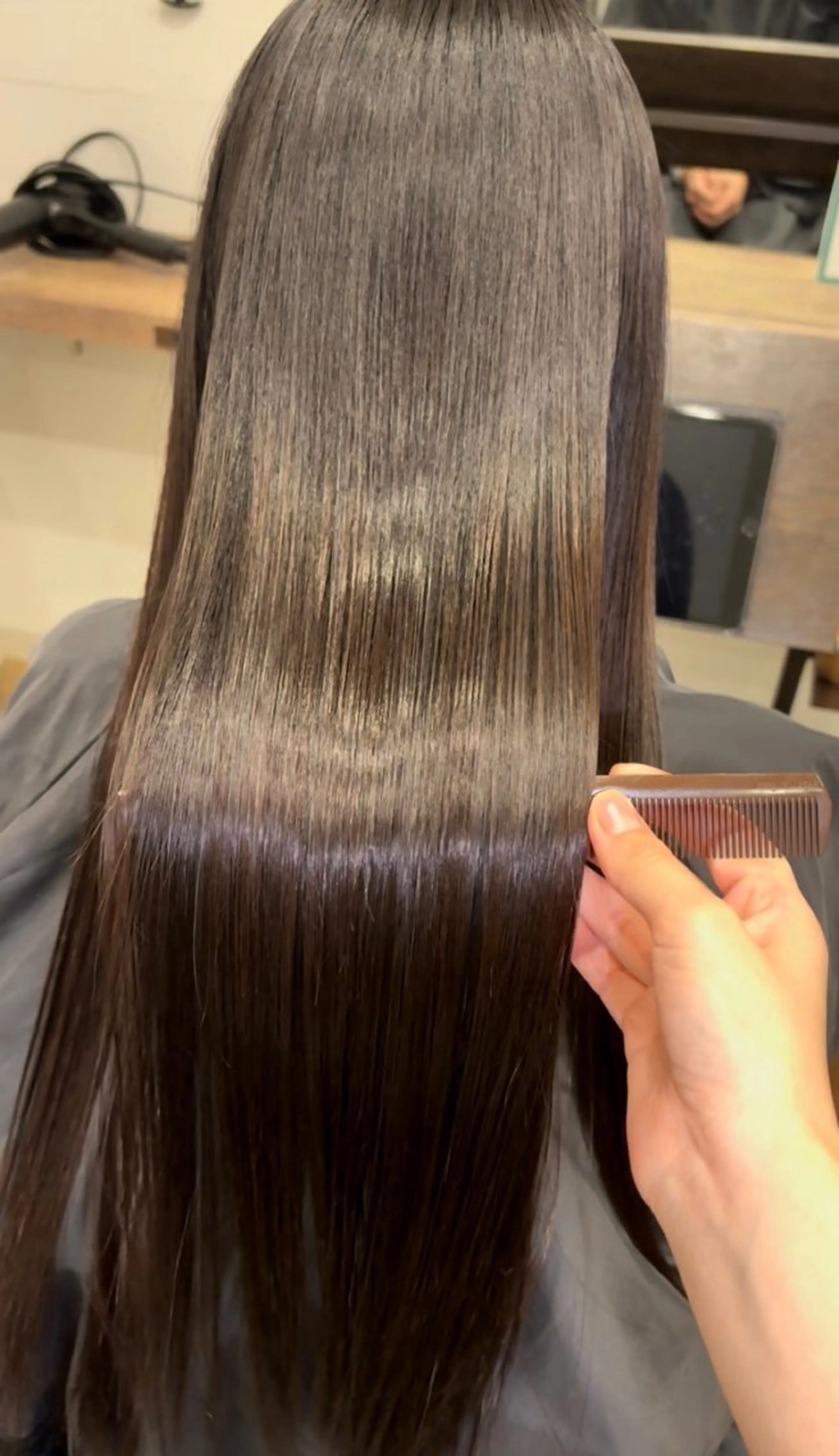 ロング 縮毛矯正 大浦 姫奈のヘアスタイル