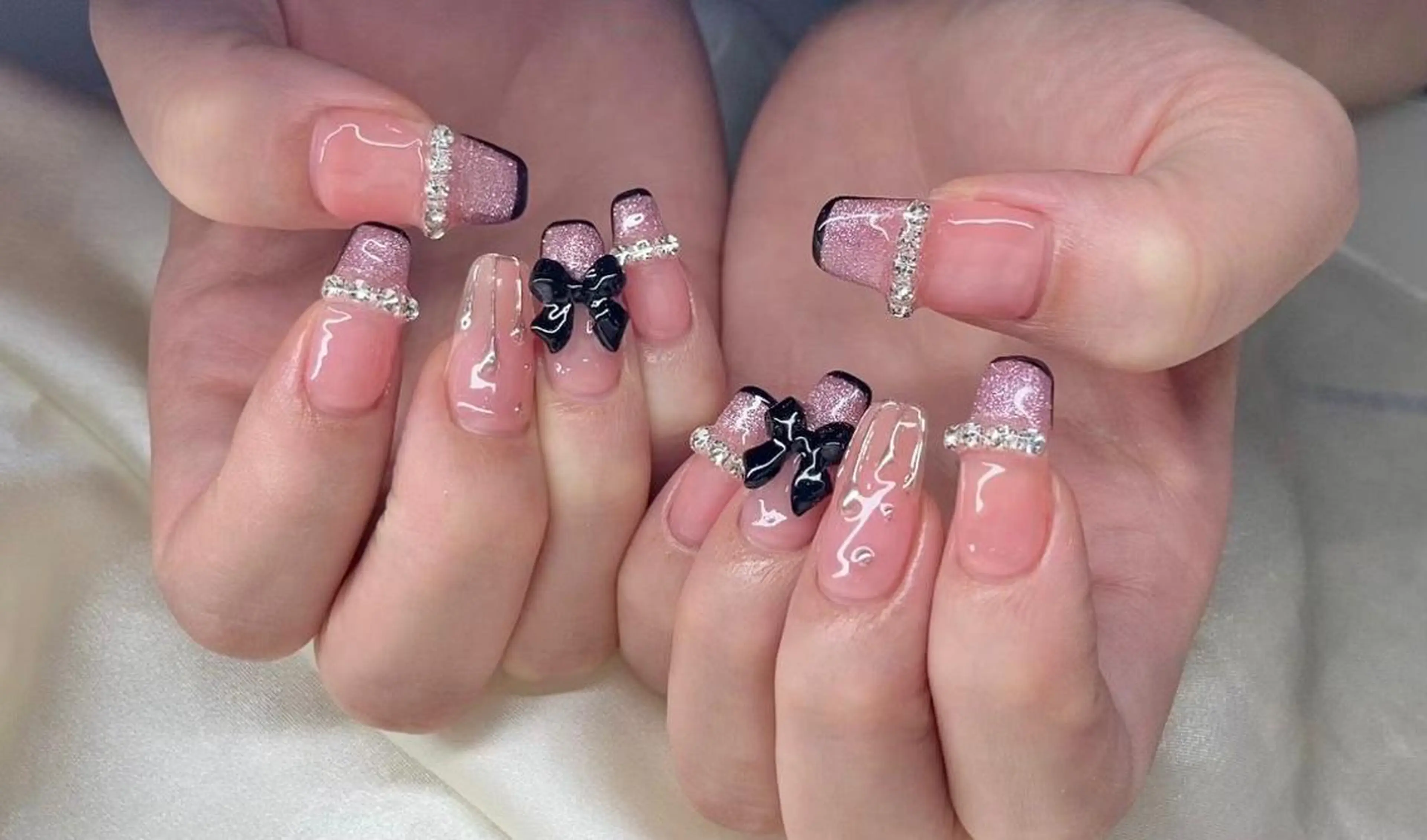 ネイル マツエク・マツパ アイブロウ 眉カラー 韓国風マツエク パリジェンヌラッシュリフト まつげパーマ ワンホンマツエク ハンドネイル Nail&eye Belire 新宿のネイルデザイン