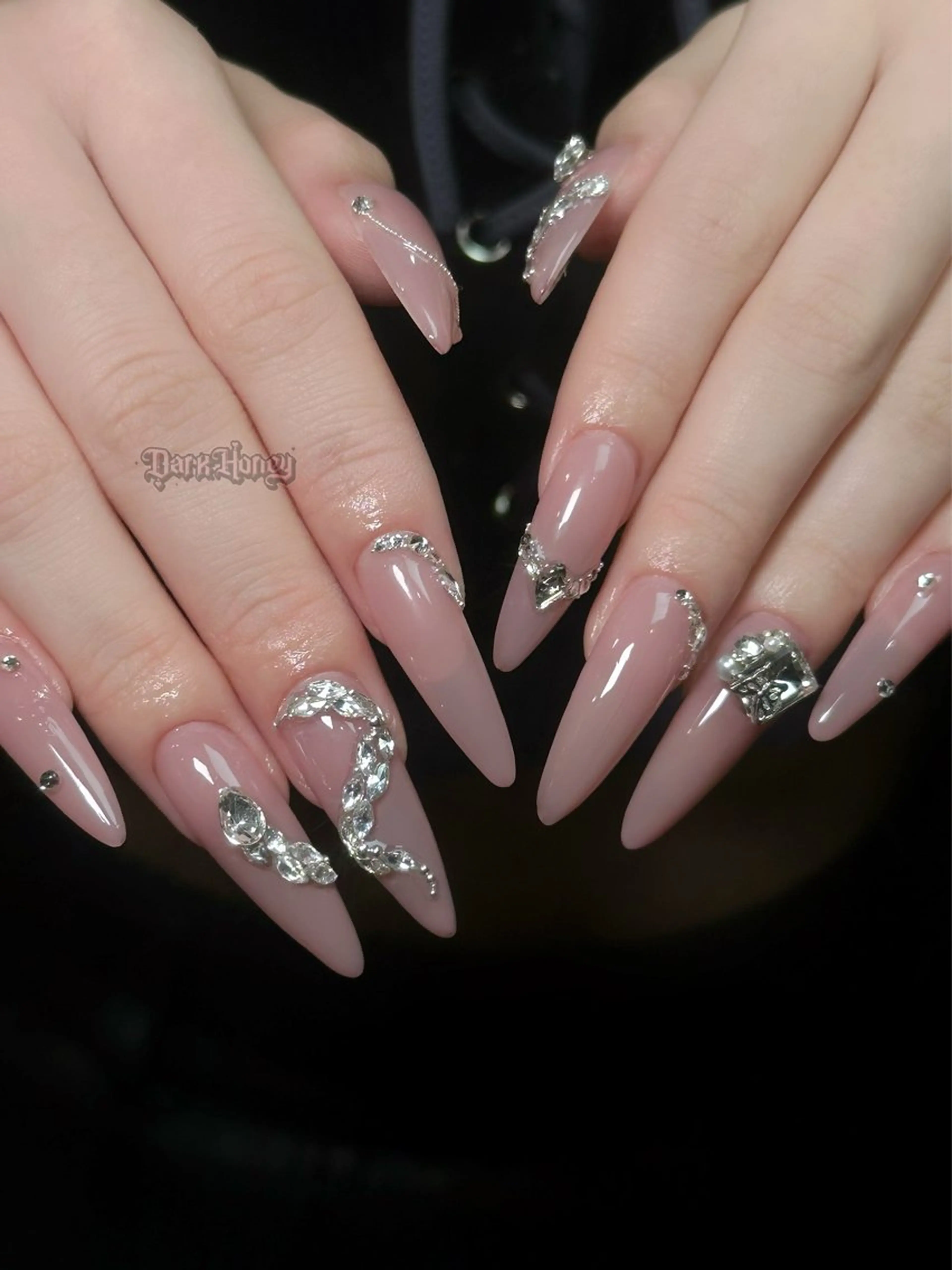 ネイル アートネイル ハンドネイル Dark honey スカルプ専門原宿店のネイルデザイン