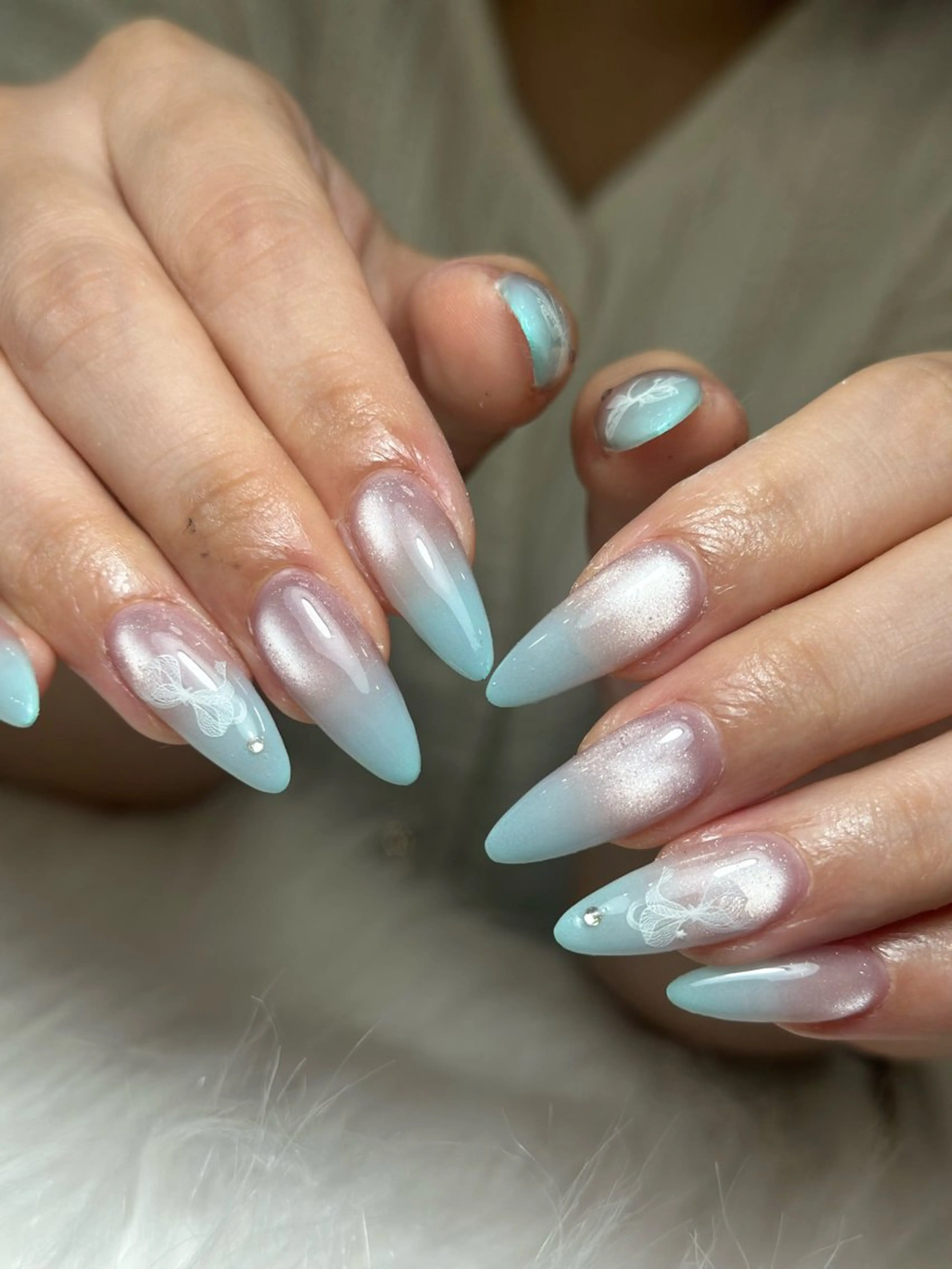 ネイル フレンチネイル グラデーション 韓国ネイル マグネットネイル シンプルネイル CoMo Nail Studio所属・CoMo Nailのネイルデザイン