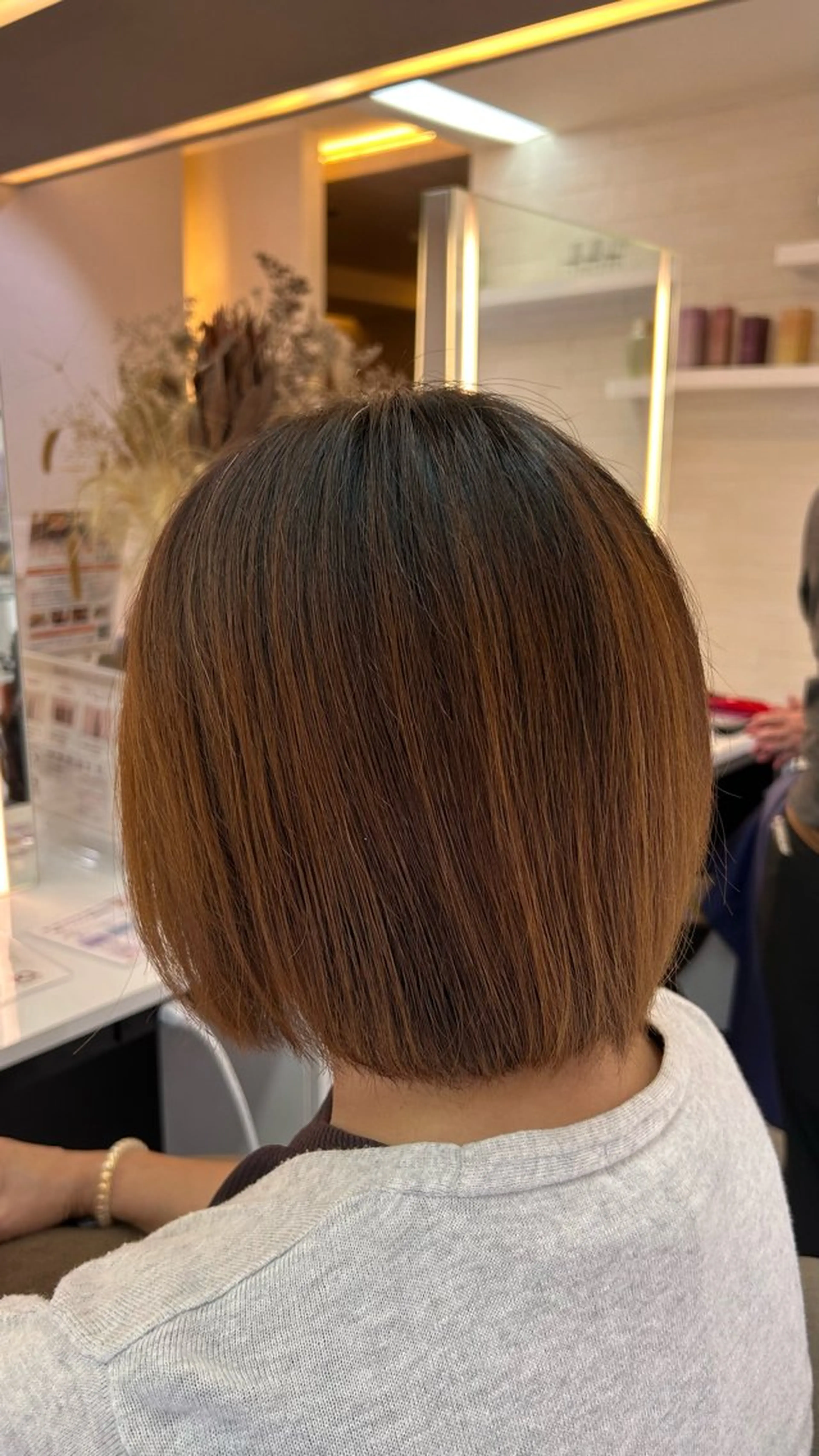 ミディアム カット コテ巻きパーマ/ 韓国レイヤー/ナオのヘアスタイル