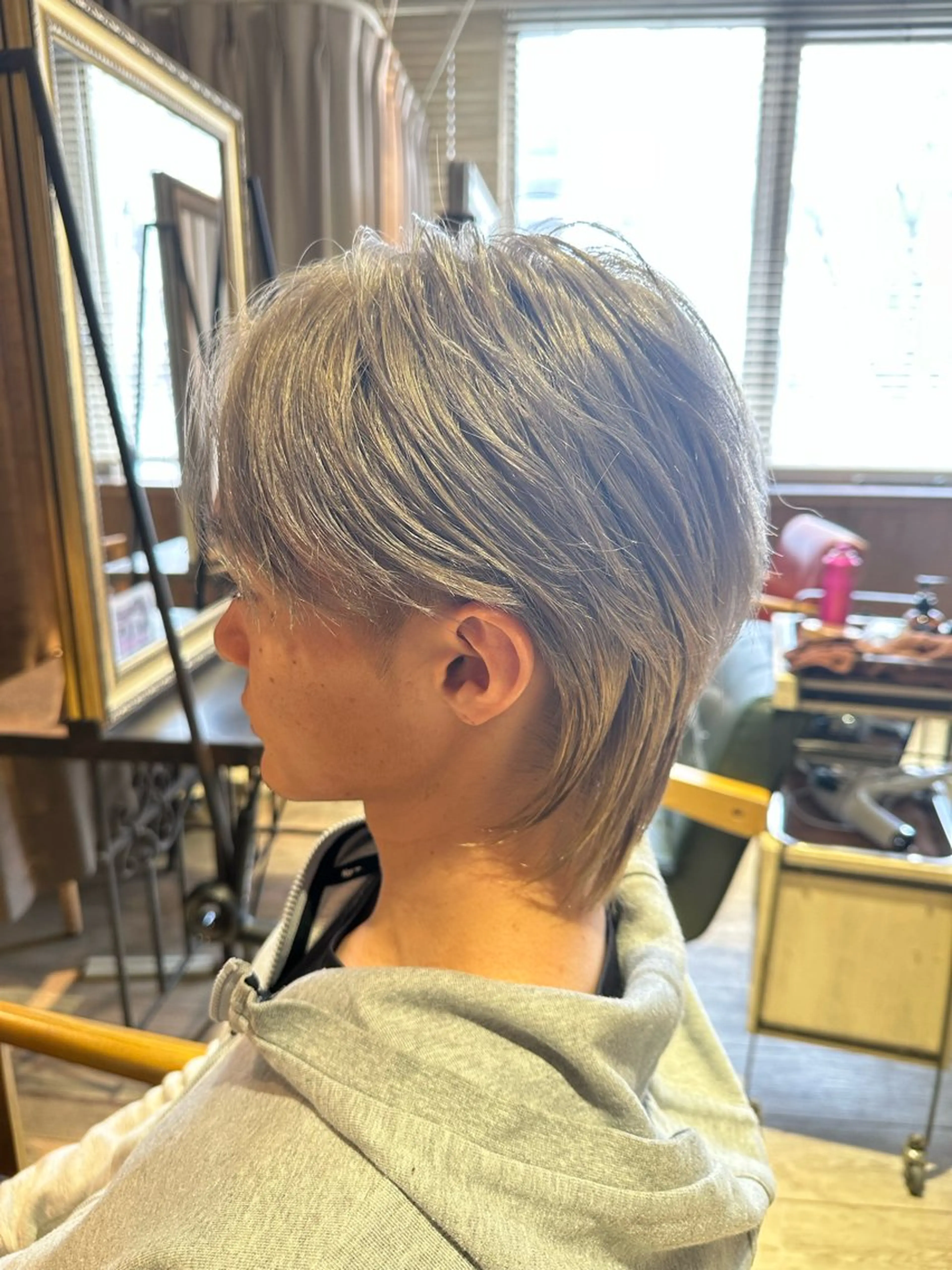 ミディアム カラー ヘアアレンジ メンズ メンズブリーチ アッシュ ブリーチ カット ヘアカラー MODE K’s川西 瀧尻光のヘアスタイル