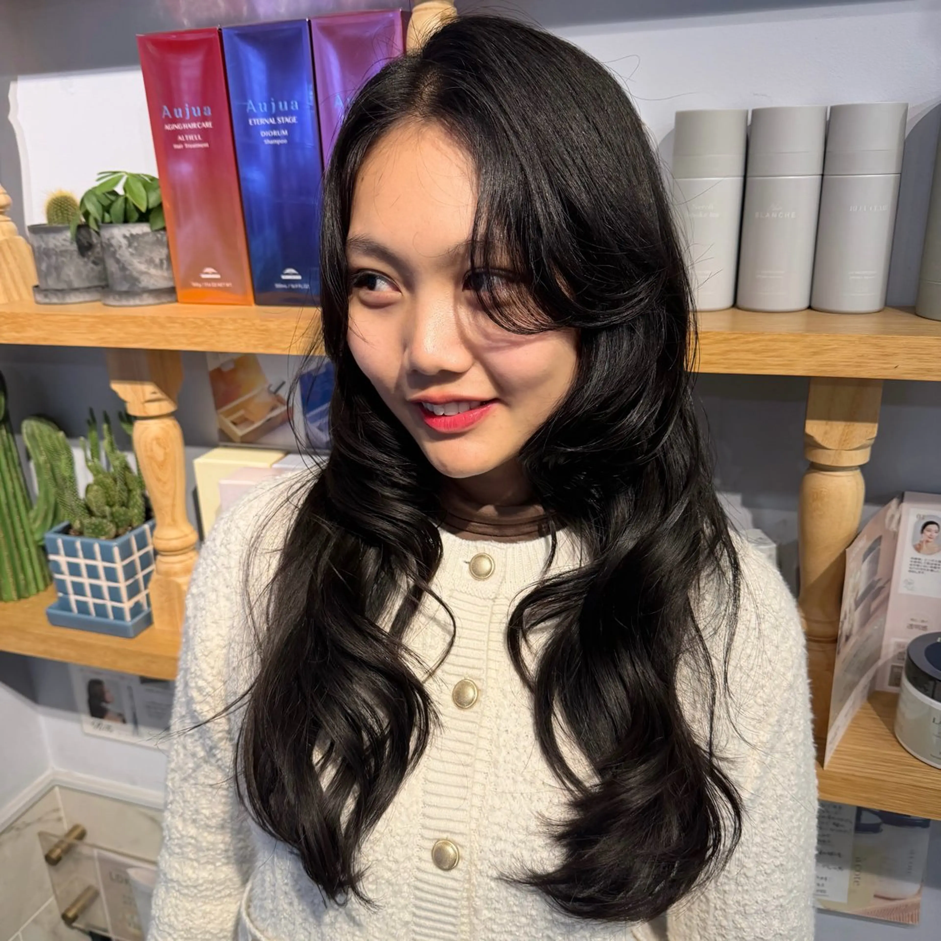 ロング レイヤーカット カット 小柳 夏美のヘアスタイル