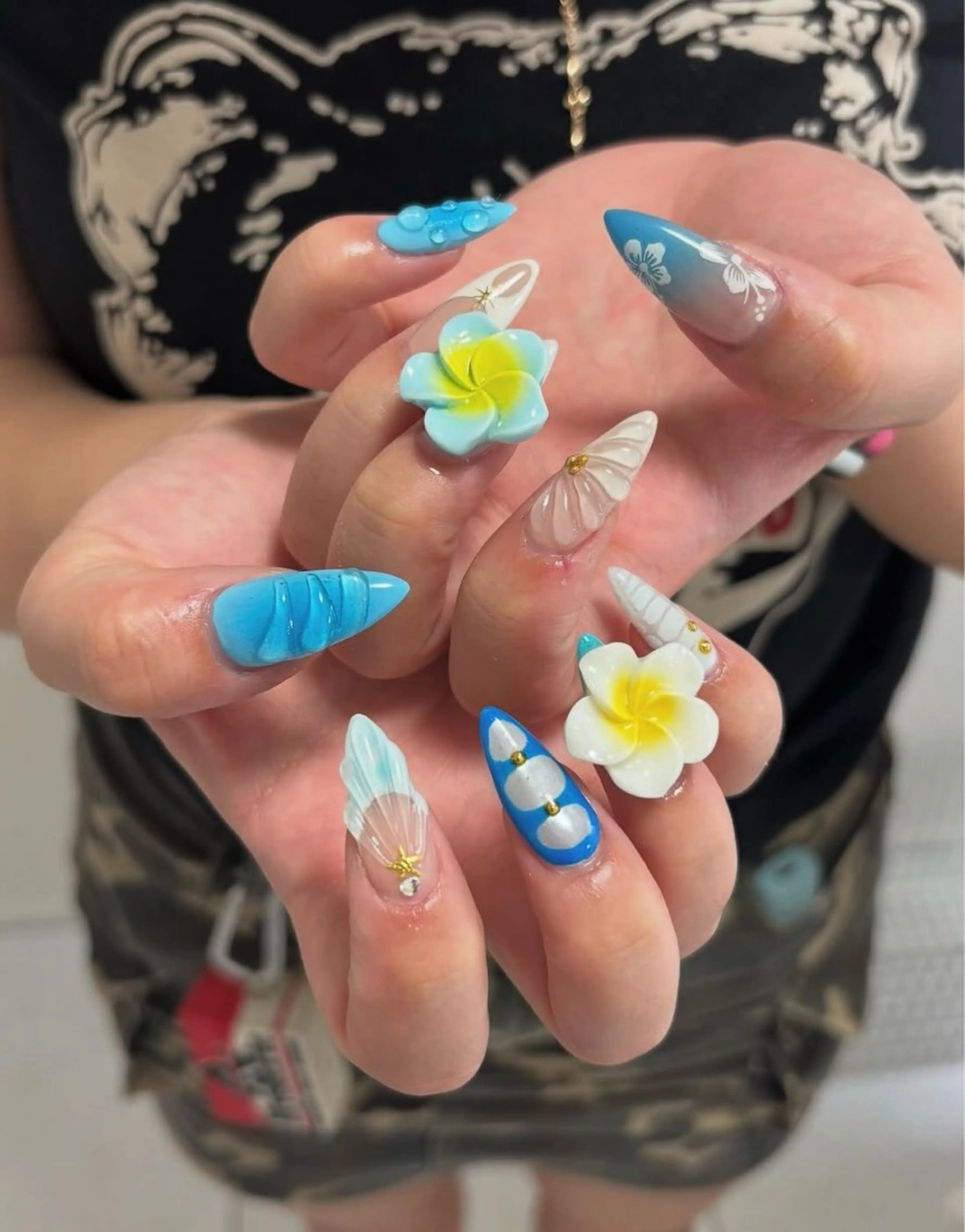 ネイル フレンチネイル グラデーション 韓国ネイル マグネットネイル シンプルネイル ハンドネイル CoMo Nail Studio所属・CoMo Nailのネイルデザイン