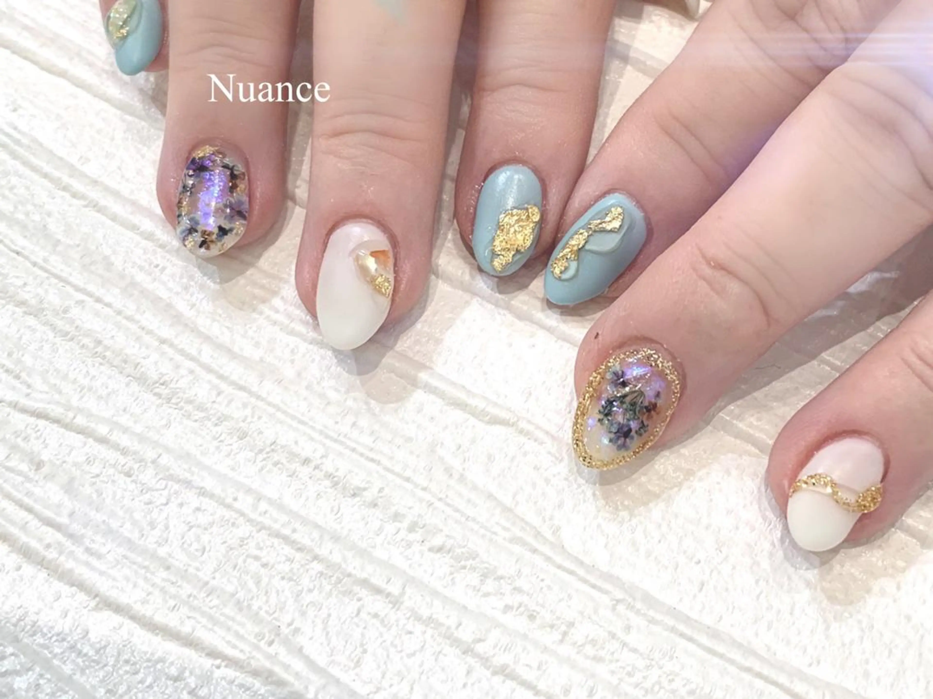 ミディアム m kaori𓃟のネイルデザイン