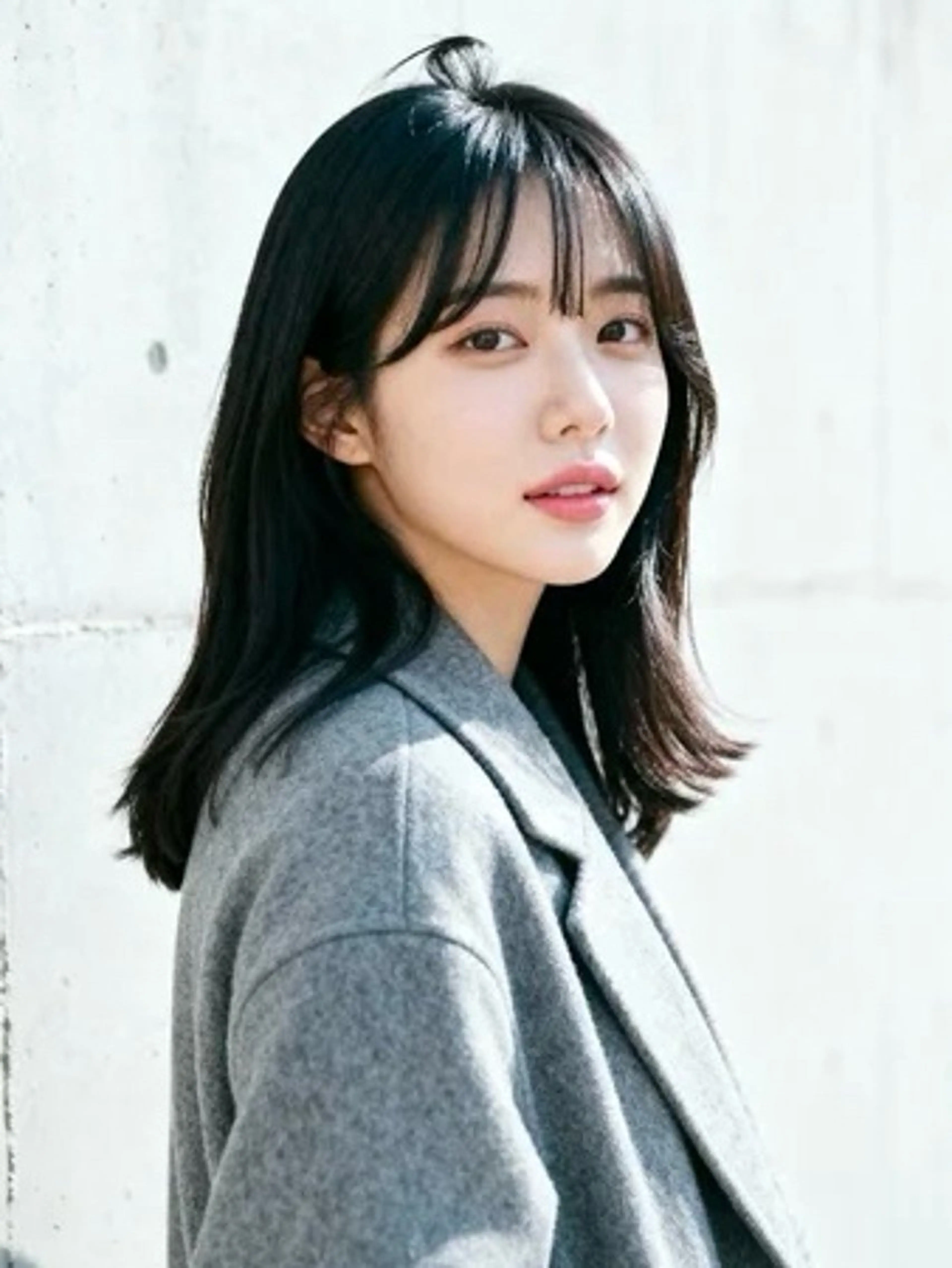 ミディアム カラー ミディアムレイヤー アディクシーカラー 透明感カラー くびれヘア 顔まわりレイヤー カット ヘアカラー トリートメント 韓国レイヤーカット 🫧大阪梅田レイヤーのヘアスタイル