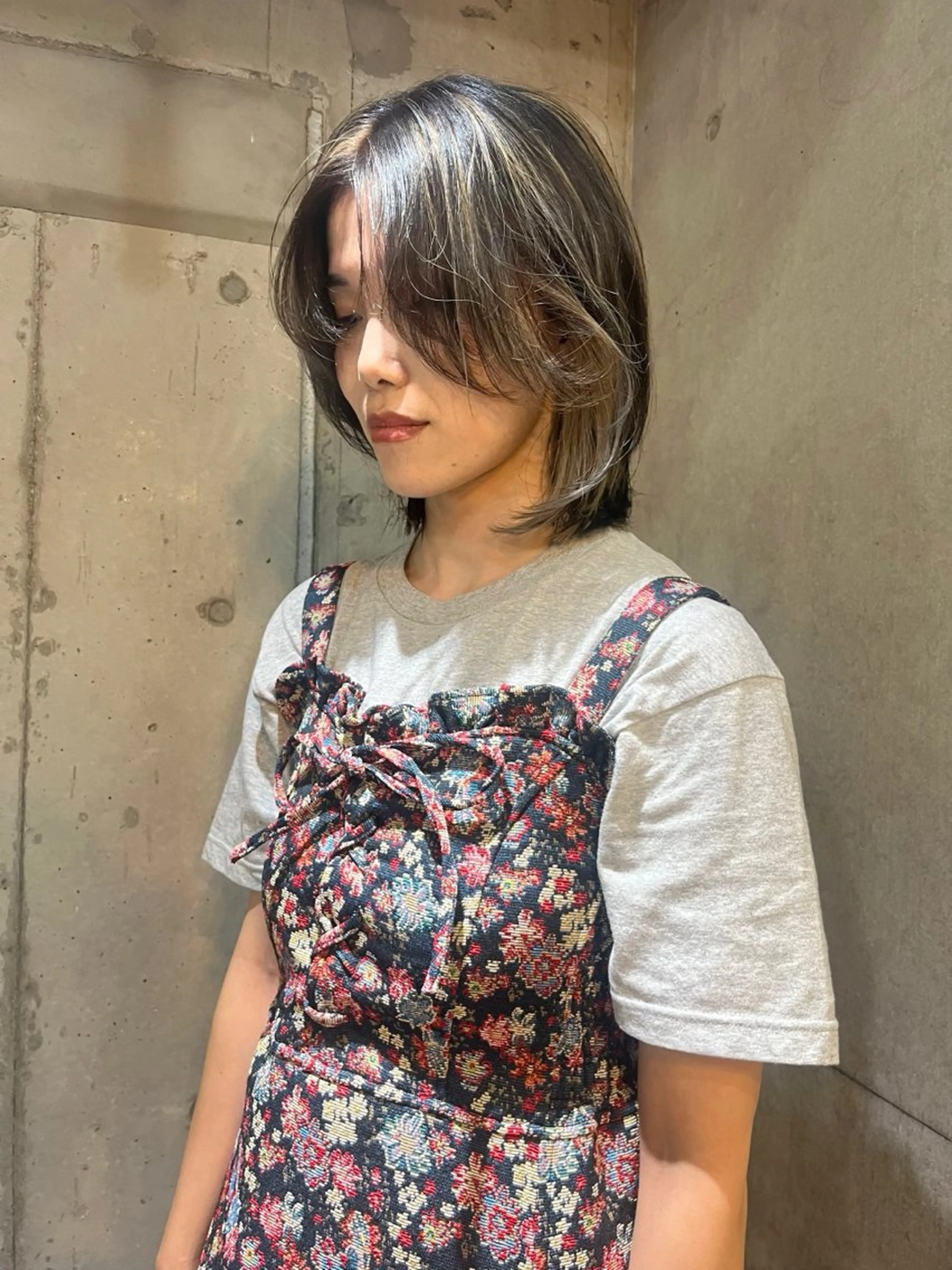 ミディアム カラー ヘアカラー トリートメント ハイトーン/顔まわり レイヤー/YUKAのヘアスタイル