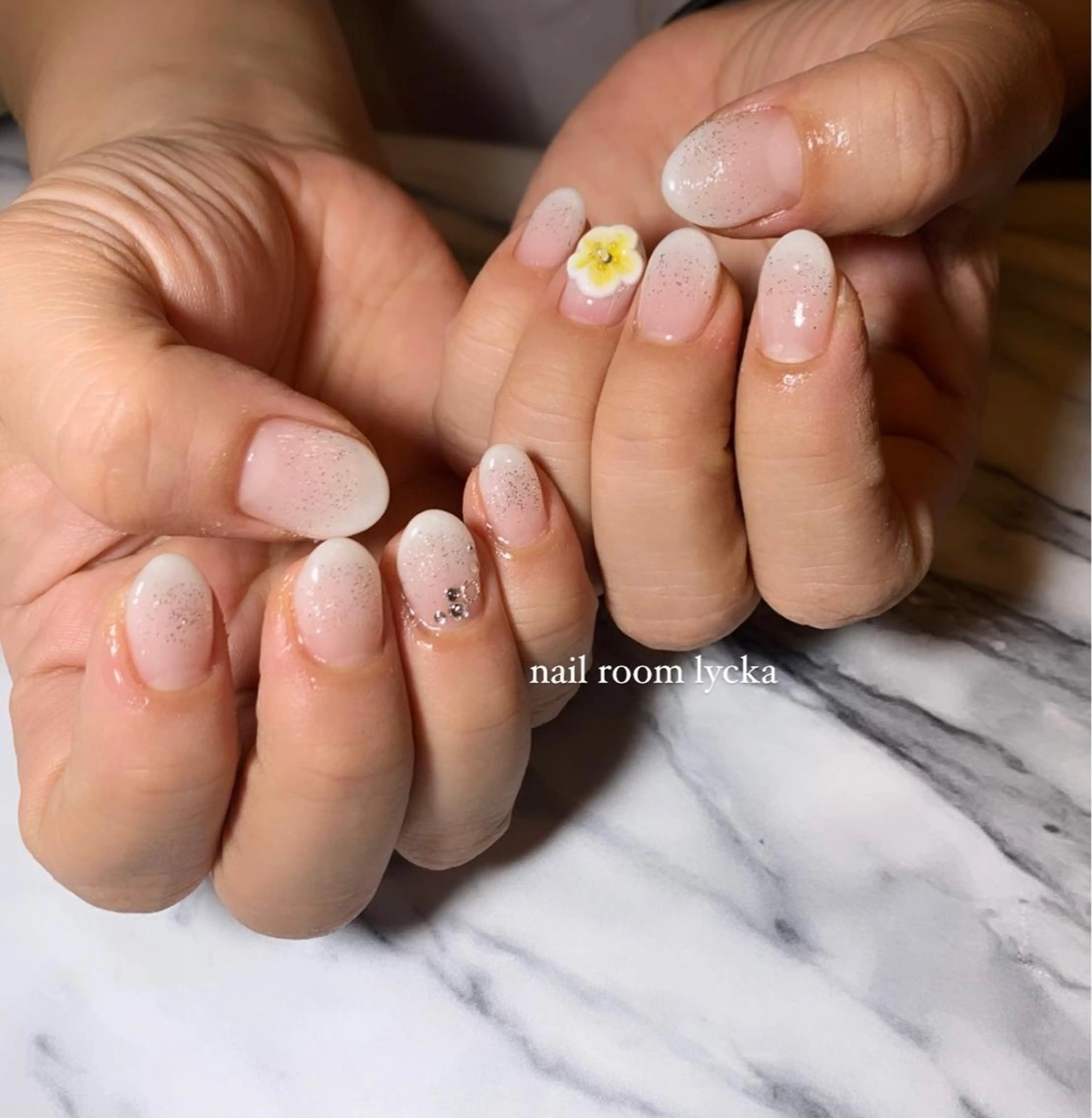 ネイル ﾈｲﾙﾙｰﾑﾘｯｶ 𝐦𝐚𝐲𝐮のネイルデザイン