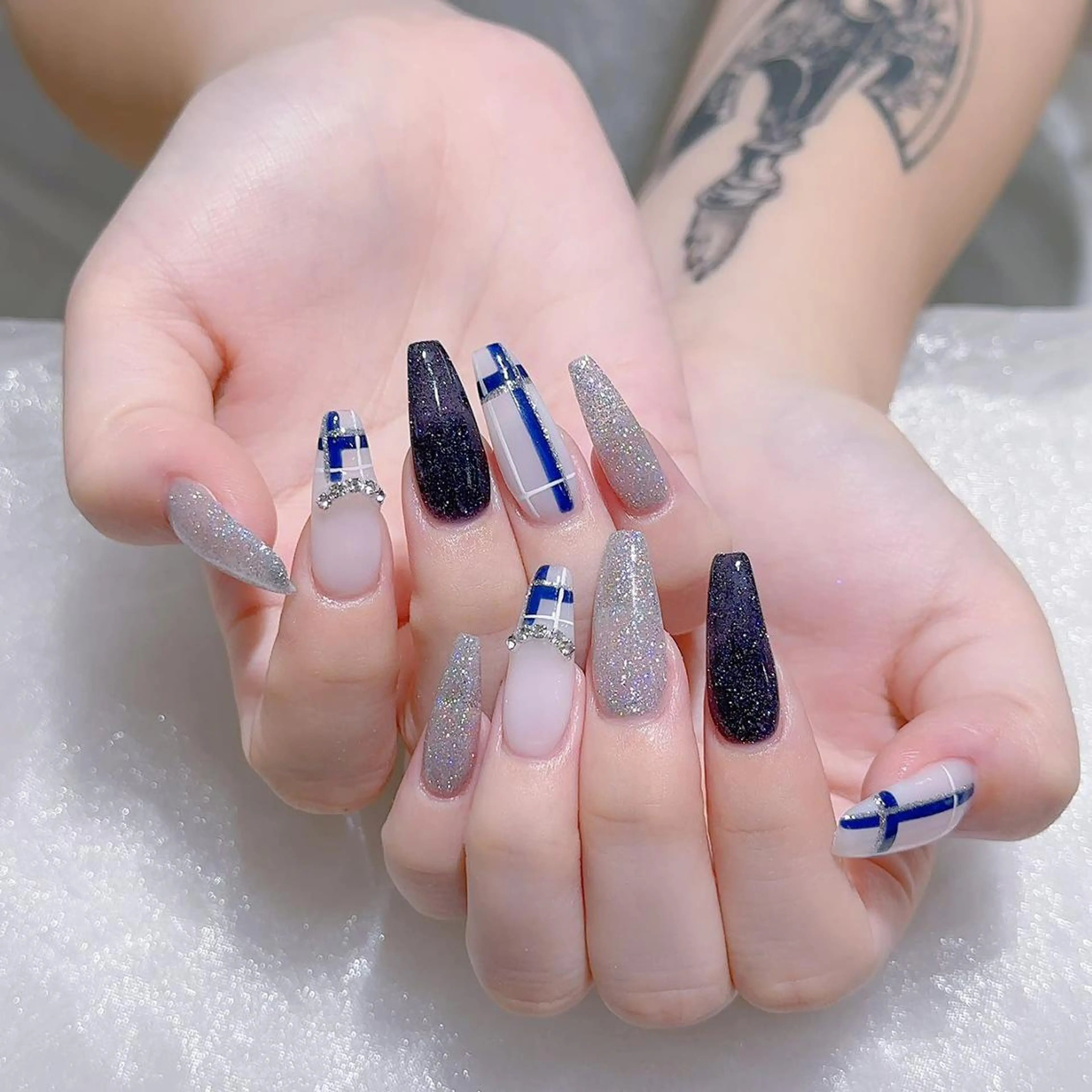 ネイル ハンドネイル Queens ゲンのネイルデザイン