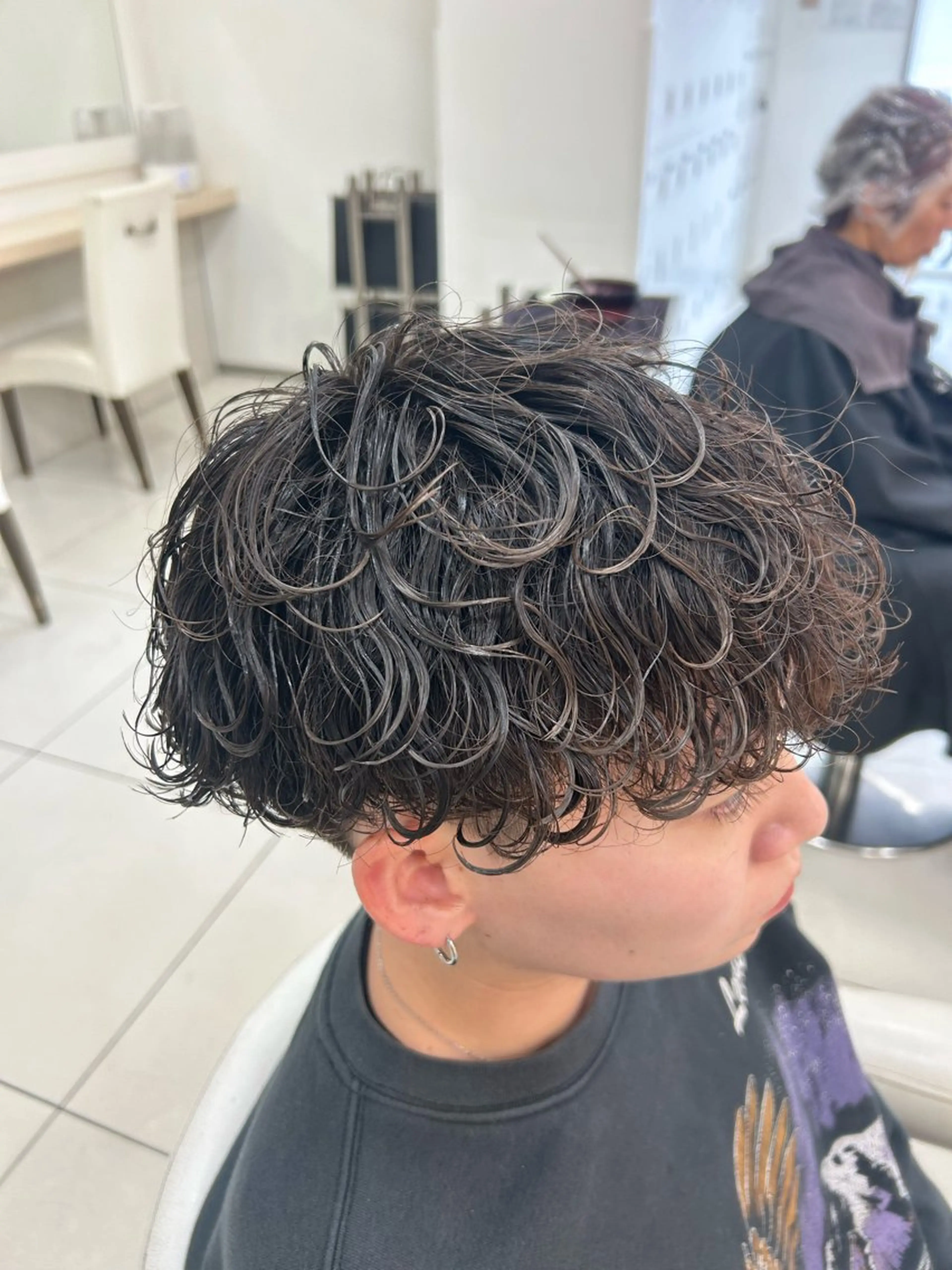 パーマ メンズ センターパート フェードカット フェザーパーマ カルマパーマ マッシュ 髪質改善/艶カラー/ メンズパーマ/鈴木のヘアスタイル