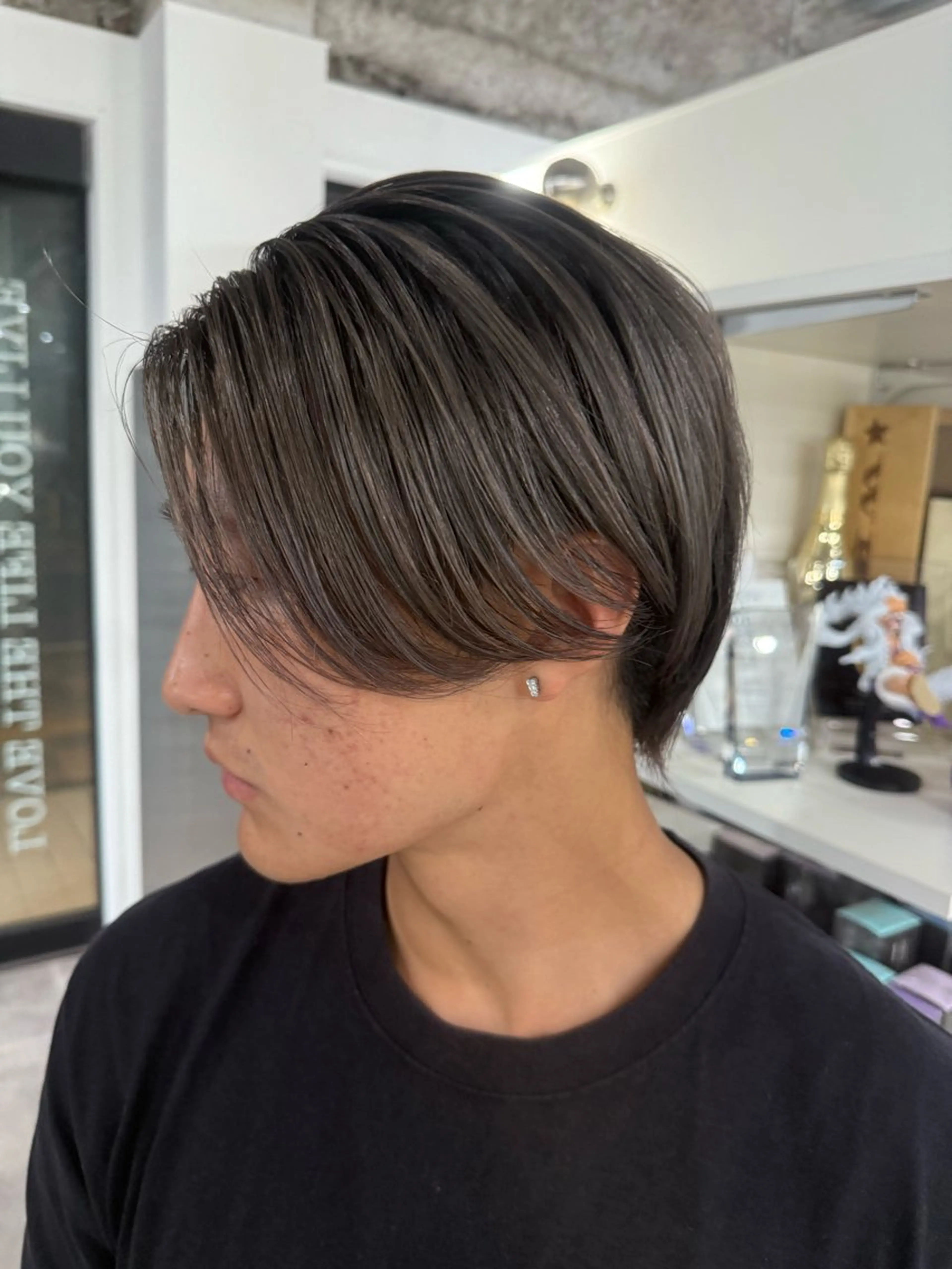 カラー メンズ メンズバレイヤージュ メンズブリーチ バレイヤージュ ブリーチ 篠崎 佑季のヘアスタイル