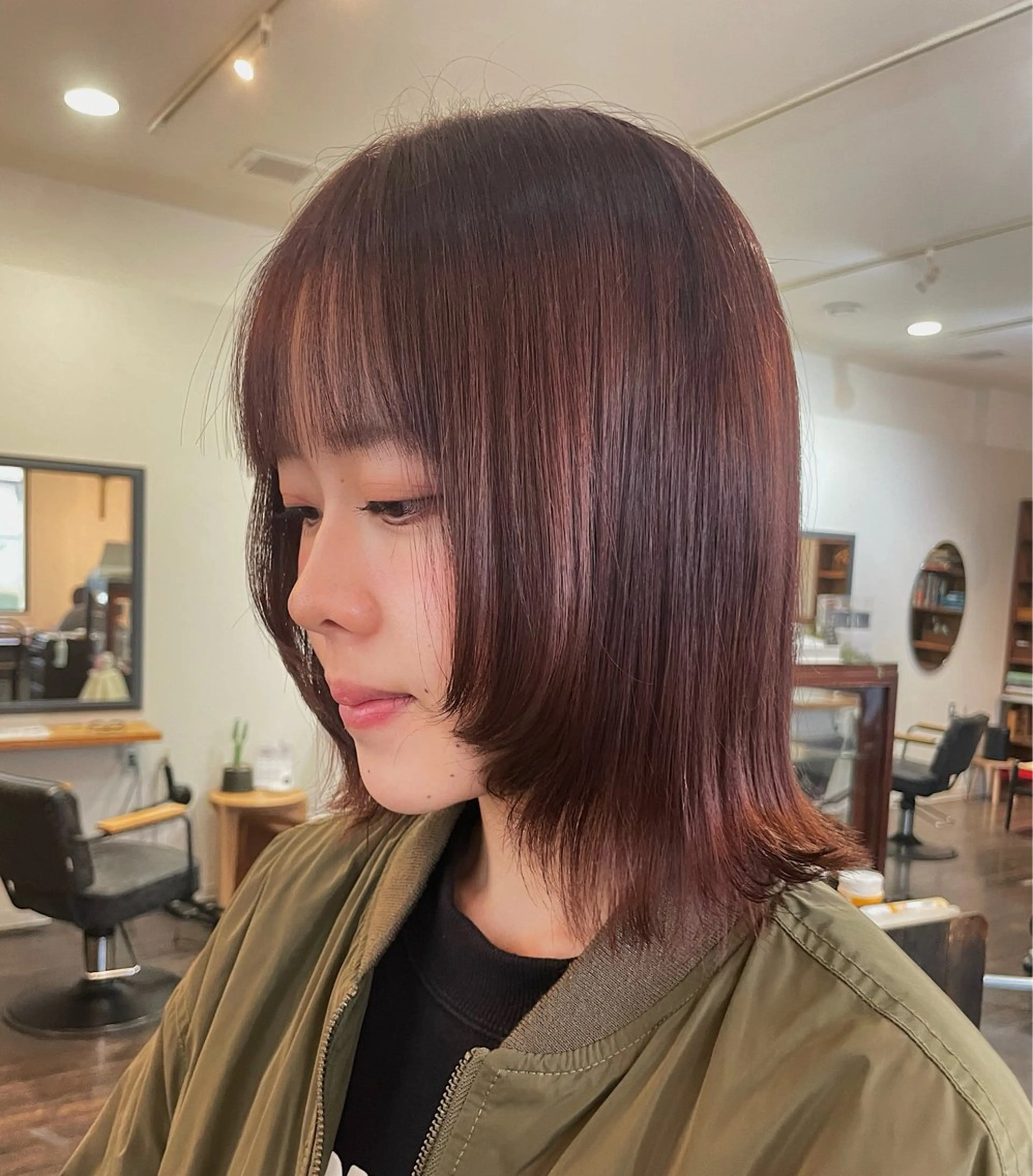 ミディアム カット ヘアカラー hair bulb所属・三國 栞音のヘアスタイル