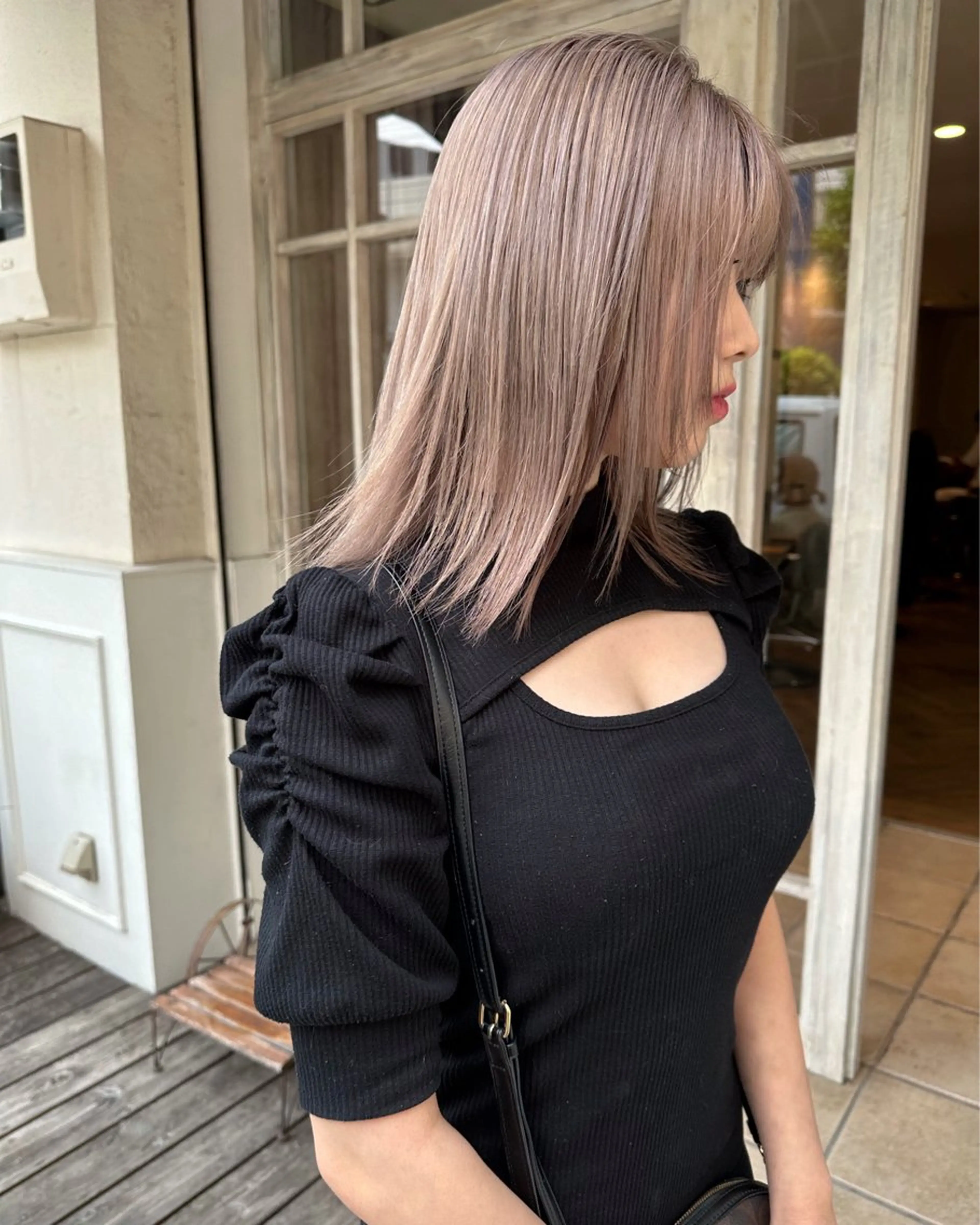 ミディアム カラー ベージュカラー ミルクティーベージュ Manaka🟤 今泉　Musiiikのヘアスタイル